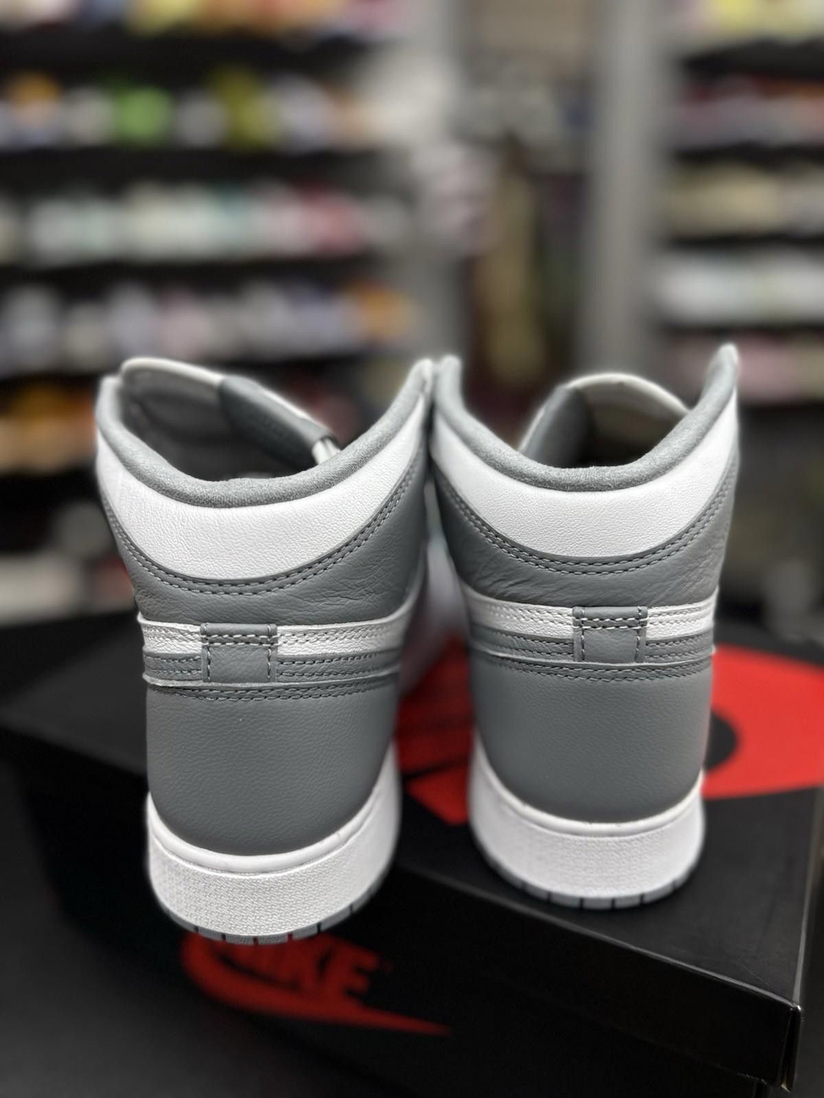 Nike Nike Air Jordan 1 Retro High OG Stealth White - GS 6.5Y/8W Size US 6.5 / EU 39-40 - 8 Thumbnail