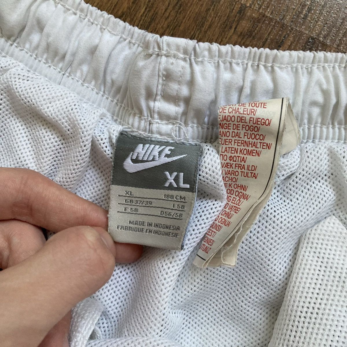 Vintage Nike Vintage Shorts Streetwear y2k USA Casual 00s Sports Size US 36 / EU 52 - 4 Thumbnail