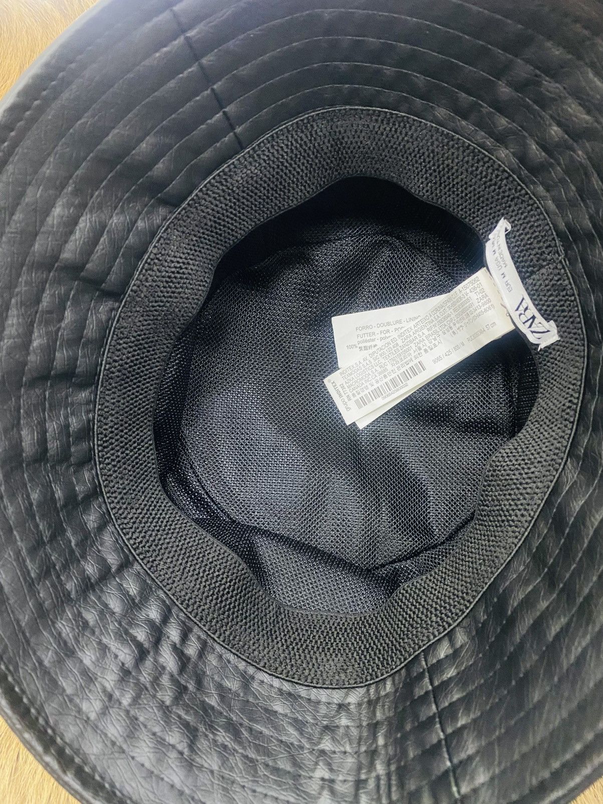 Zara ZARA FAUX LEATHER BUCKET HAT Size ONE SIZE - 7 Thumbnail
