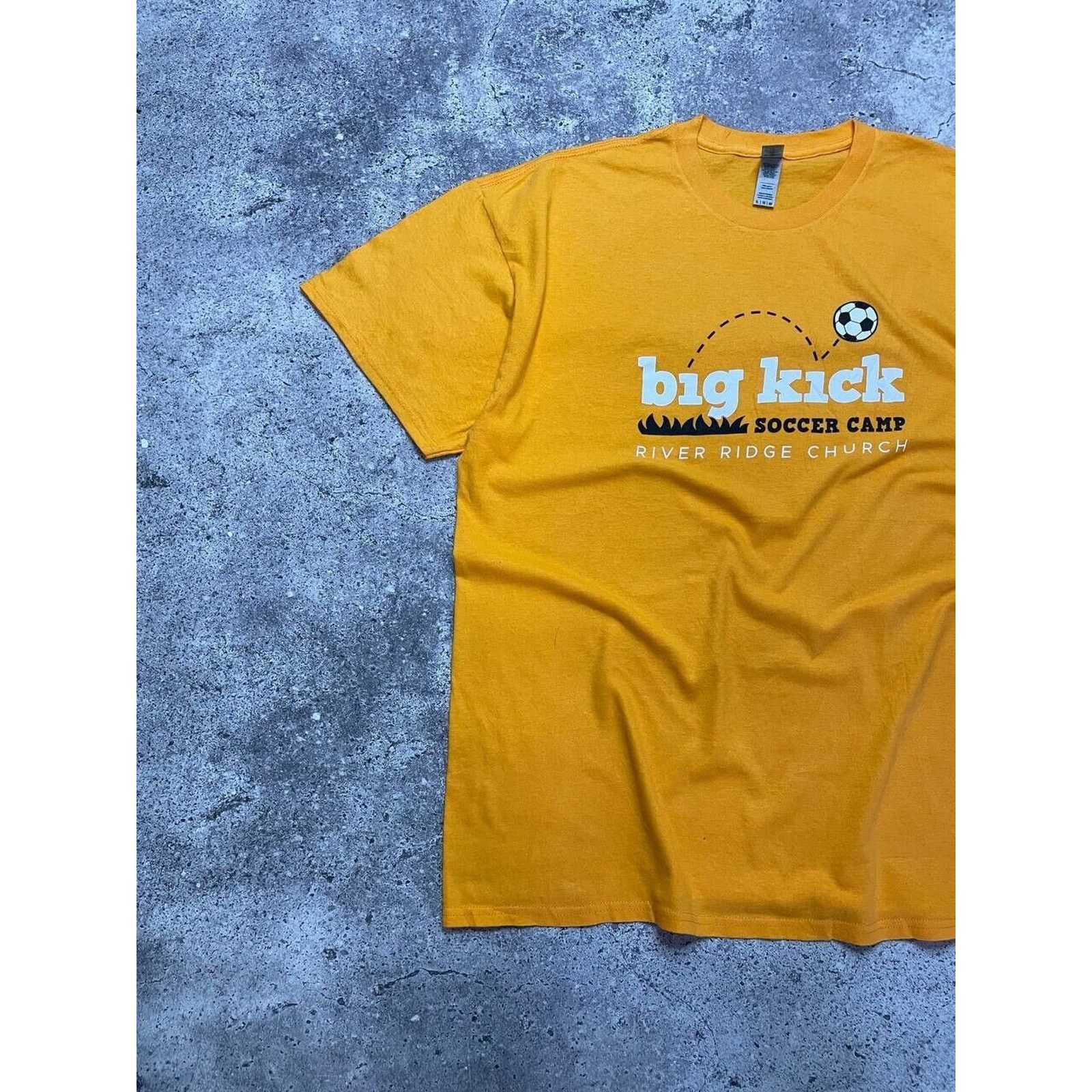 Gildan × Vintage Vintage Big Kick Soccer Camp River Ridge Church Sports Tee Size US XL / EU 56 / 4 - 2 Thumbnail