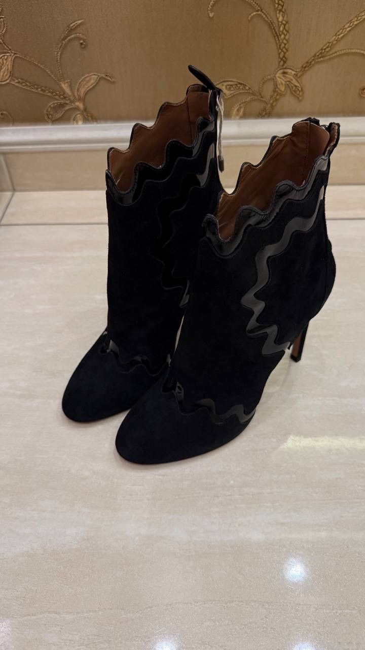 Alaia Alaia Womens Suede Peep Toe High Heel Ankle Boots Black Size Size US 5.5 / IT 35.5 - 3 Thumbnail