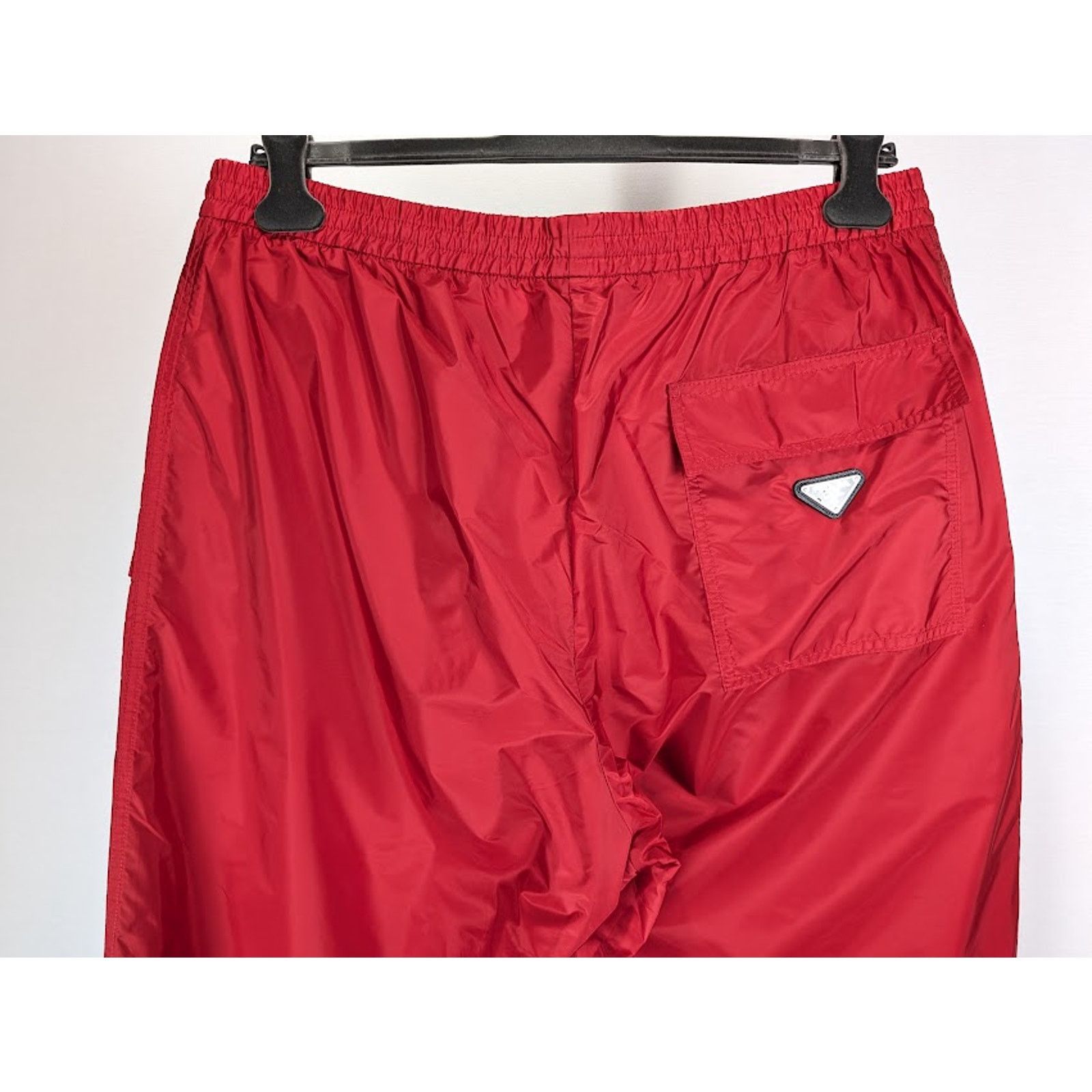 Prada o1rshd1 RE-Nylon Piuma Trousers in Red Size US 32 / EU 48 - 15 Thumbnail