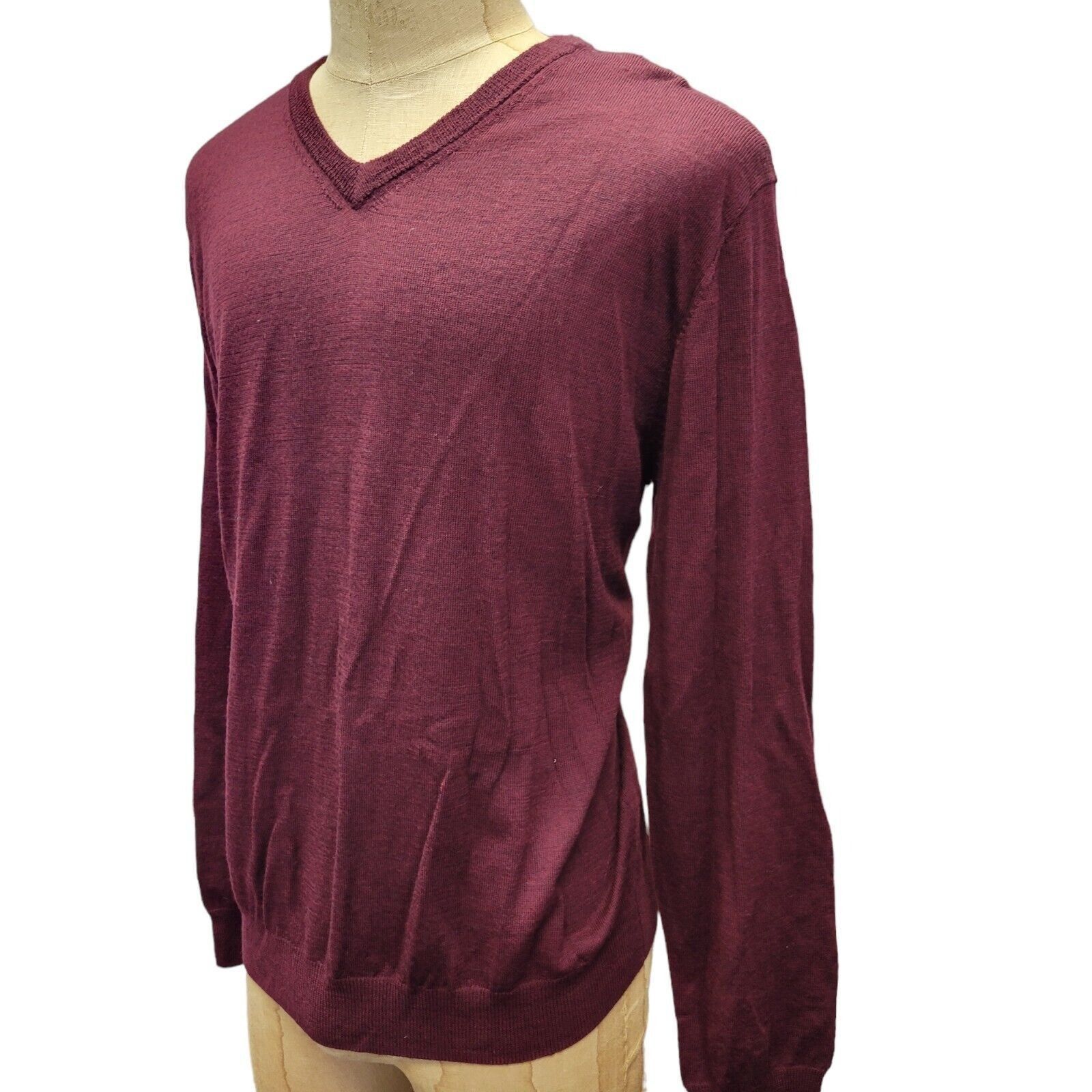 Bloomingdale's Men's Bloomingdale's 100% Merino Wool V-neck Sweater. Size Size US XXL / EU 58 / 5 - 4 Thumbnail