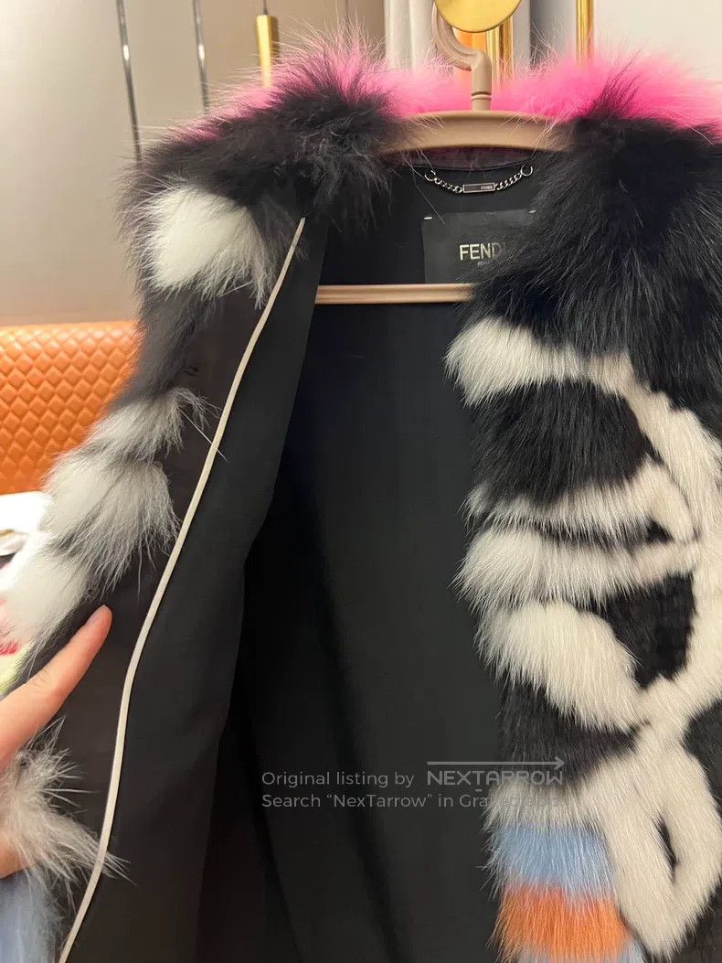 Fendi Fendi Little monster fur vest, top-grade Finnish fox fur, Size XS / US 0-2 / IT 36-38 - 9 Thumbnail