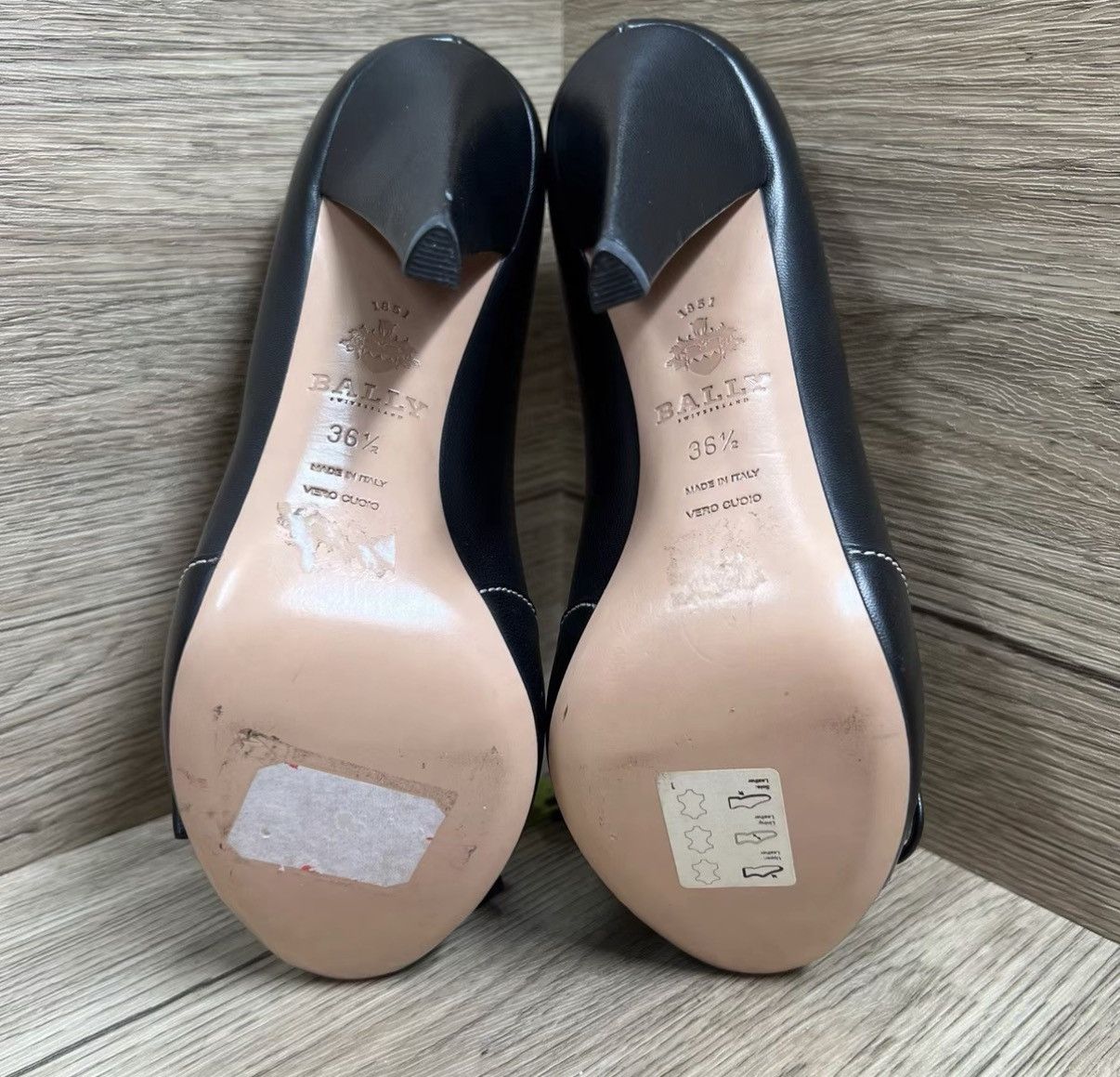 Bally Bally Black & Gold Bow High Heels J41 Size US 6.5 / IT 36.5 - 5 Thumbnail