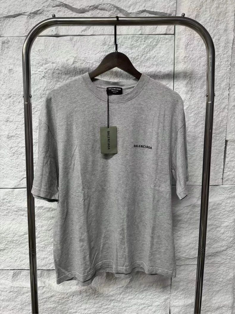 Balenciaga Balenciaga Grey front and back logo short sleeve Size US S / EU 44-46 / 1 - 1 Thumbnail