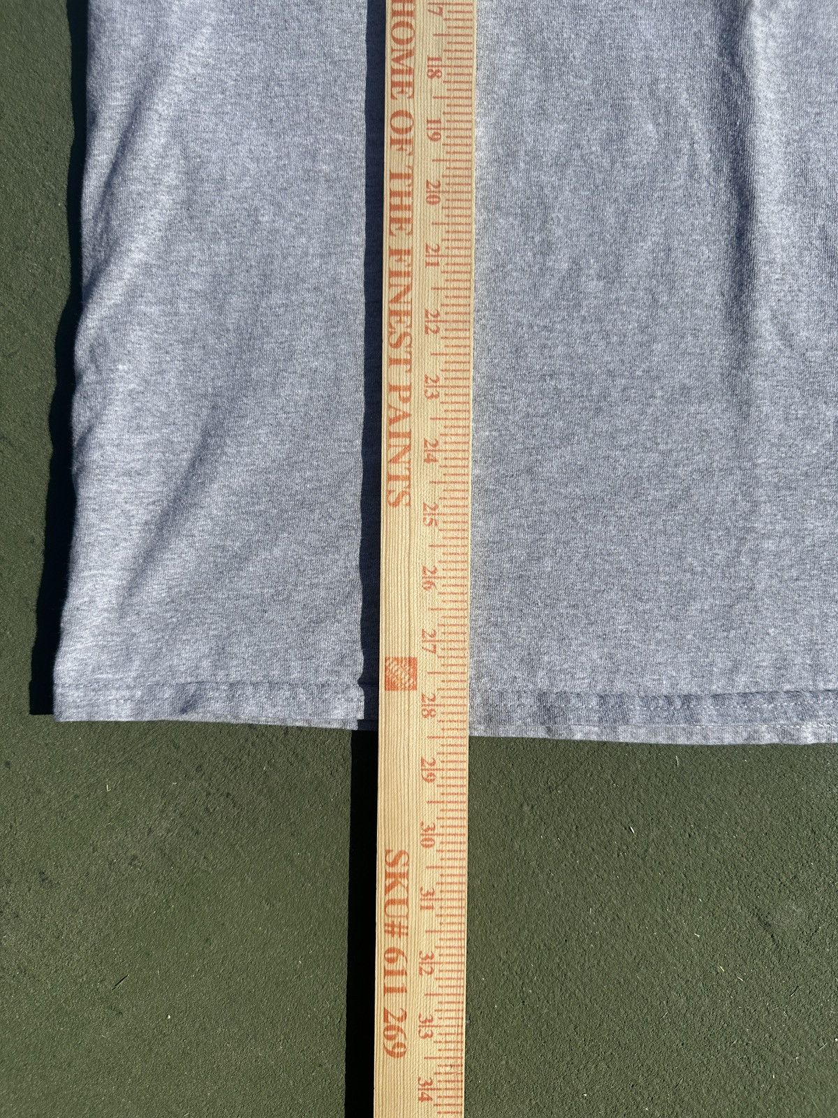 Gildan Heavyweight Graphic Tee Size US L / EU 52-54 / 3 - 5 Thumbnail