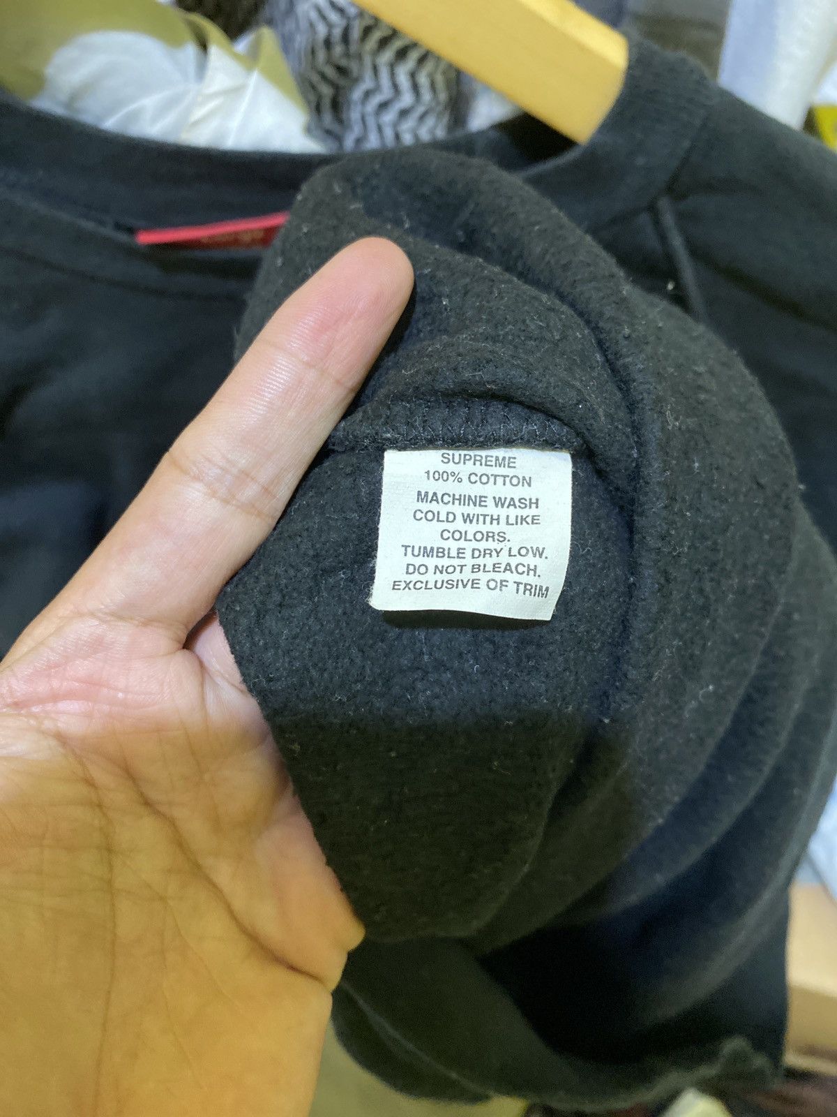 Supreme supreme script black on black small logo Size US L / EU 52-54 / 3 - 4 Thumbnail