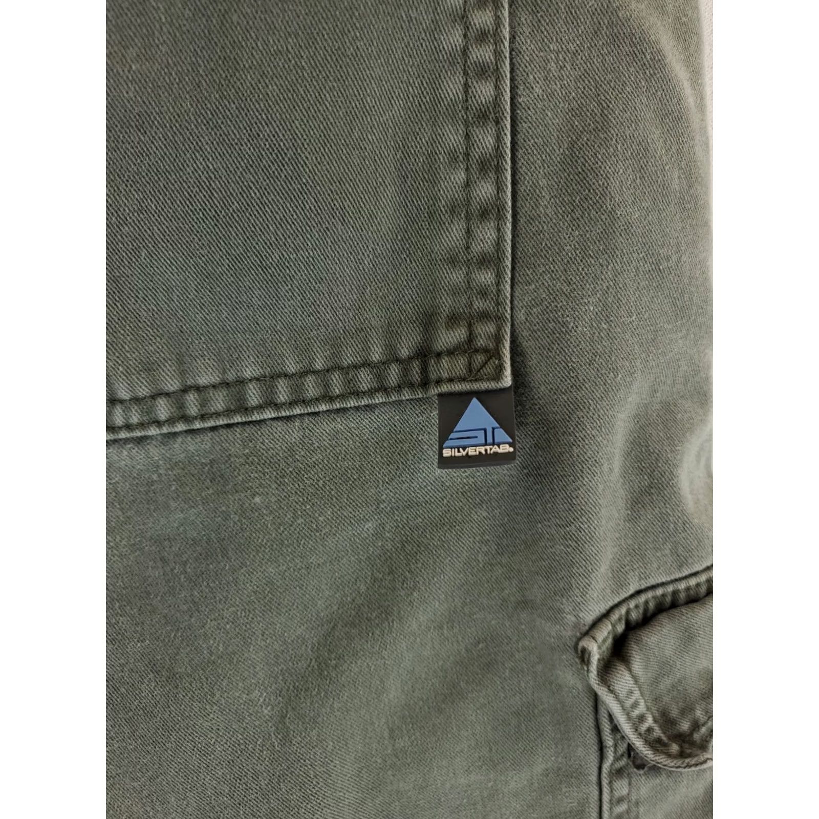 Levi's VINTAGE Levi's Shorts Cargo Silvertab VTG Y2K Green 10 Inch Inseam Mens 40 Size US 40 / EU 56 - 8 Thumbnail
