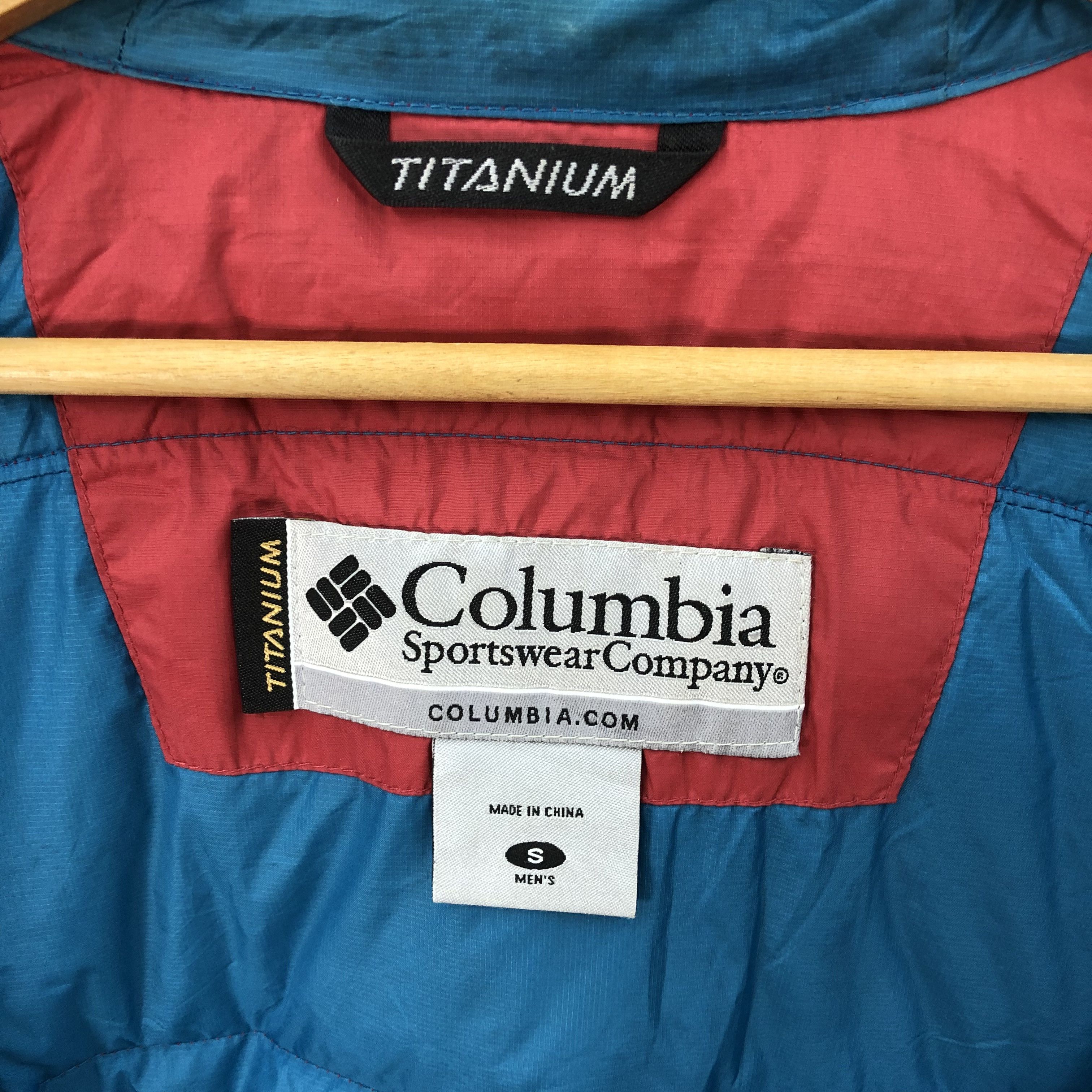 Columbia Vintage Columbia Titanium Puffer Goose Down Hoodie Jacket Size US L / EU 52-54 / 3 - 7 Thumbnail