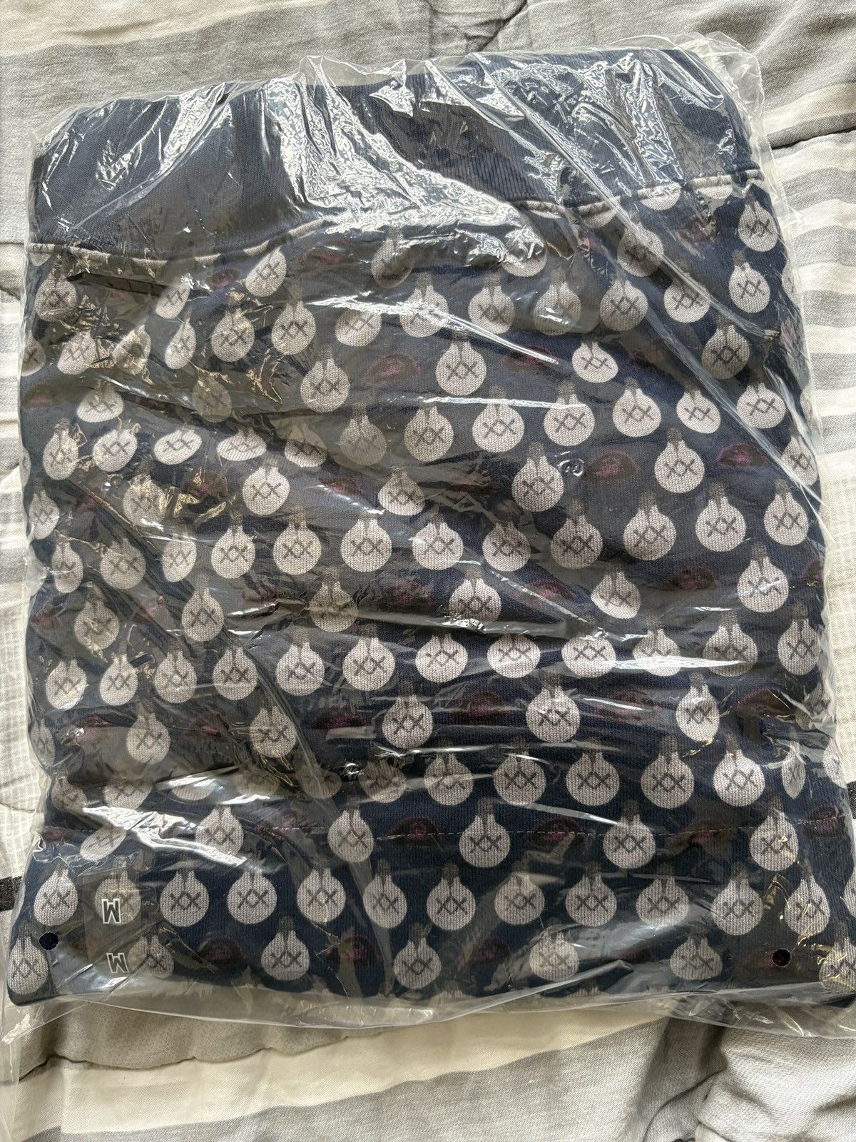 Andy Warhol × Kaws × Uniqlo KAWS x Uniqlo x Andy Warhol Sweater Size US M / EU 48-50 / 2 - 2 Thumbnail