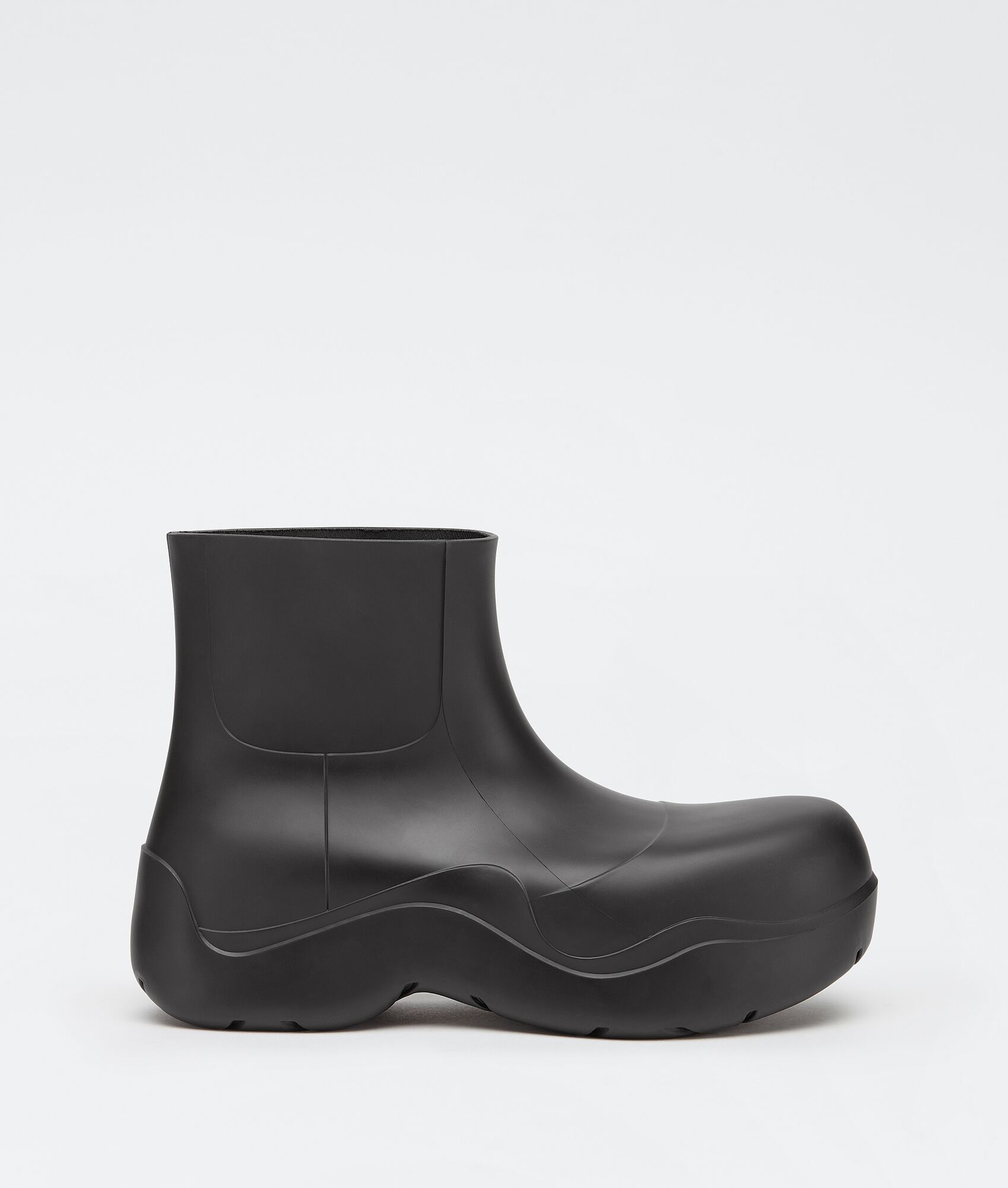 Bottega Veneta Black Rubber Puddle Ankle Boot Size US 10 / IT 40 - 1 Thumbnail