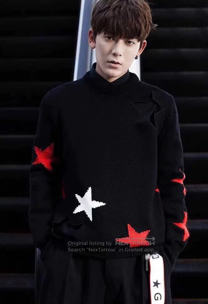 Givenchy Givenchy Openwork Five-Star Wool Mohair Sweater Size US S / EU 44-46 / 1 - 7 Thumbnail