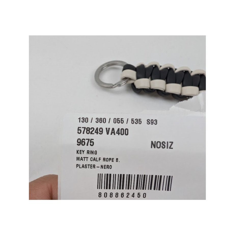 Bottega Veneta o1rshd1 Size: OS / Matt Calf Key Ring in Plaster/Nero Size ONE SIZE - 10 Thumbnail