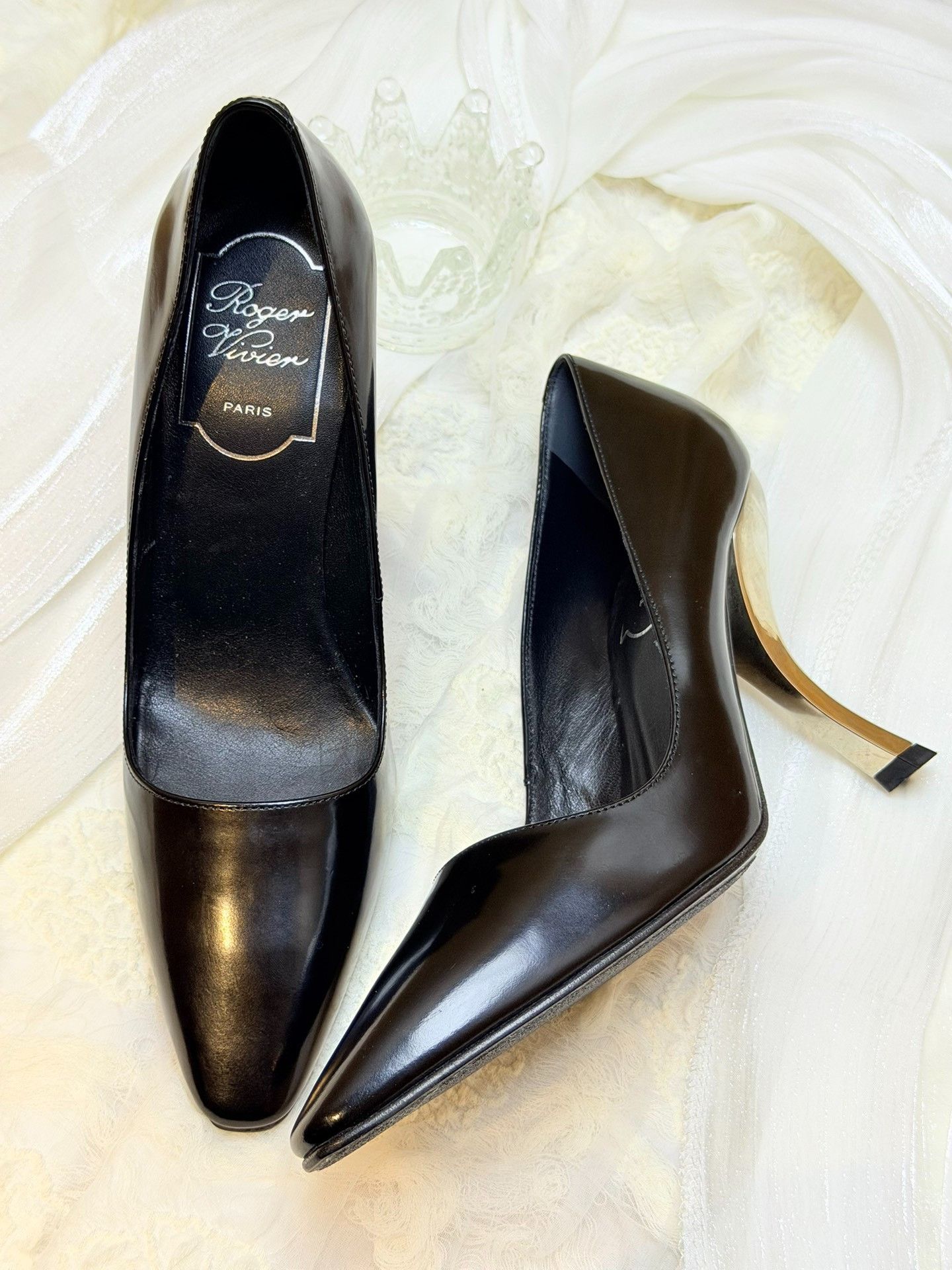Roger Vivier Roger Vivier Retro Black Lowtop Sneakers it_34 Women Size US 4 / IT 34 - 1 Thumbnail