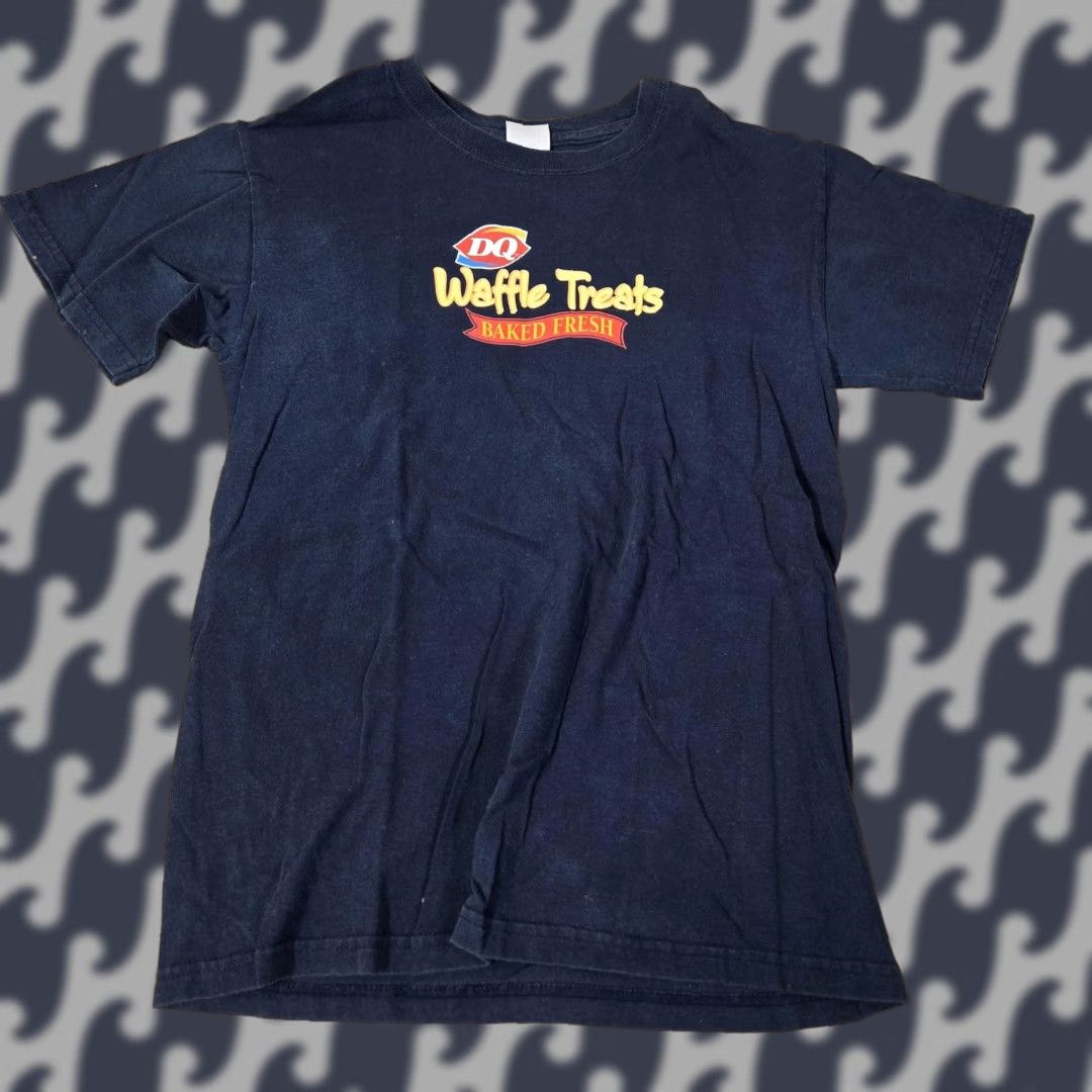 Gildan Dairy Queen DQ Shirt Mens Small Navy Graphic Blue Tee Size US S / EU 44-46 / 1 - 1 Thumbnail