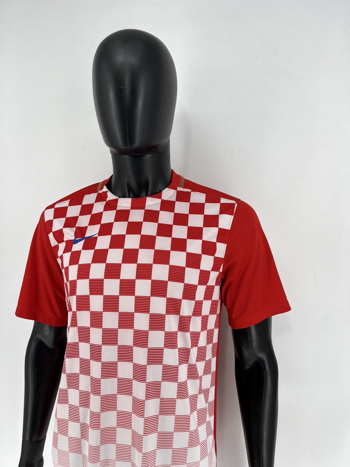 Vintage Vintage Croatia National Nike Home Euro Soccer Jersey Size US M / EU 48-50 / 2 - 4 Thumbnail