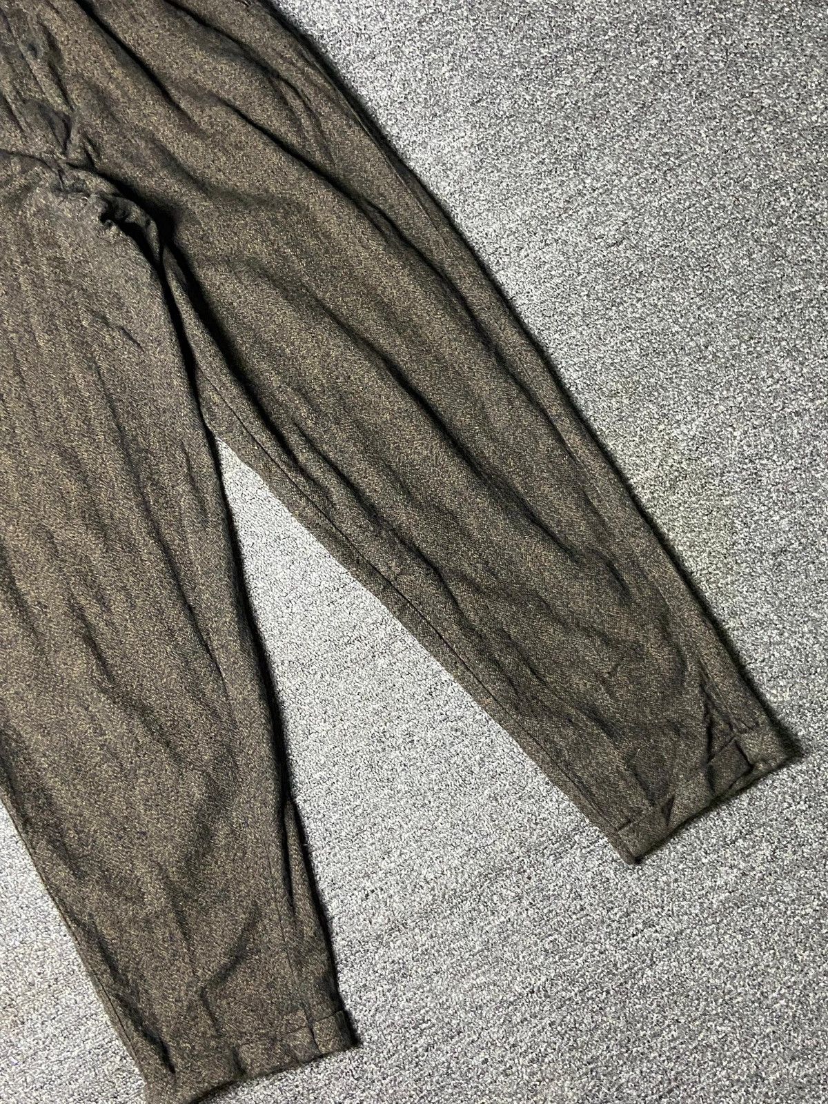 Edwin Edwin High Waist Fold Pleat Relaxed Pants (148) Size US 27 - 6 Thumbnail
