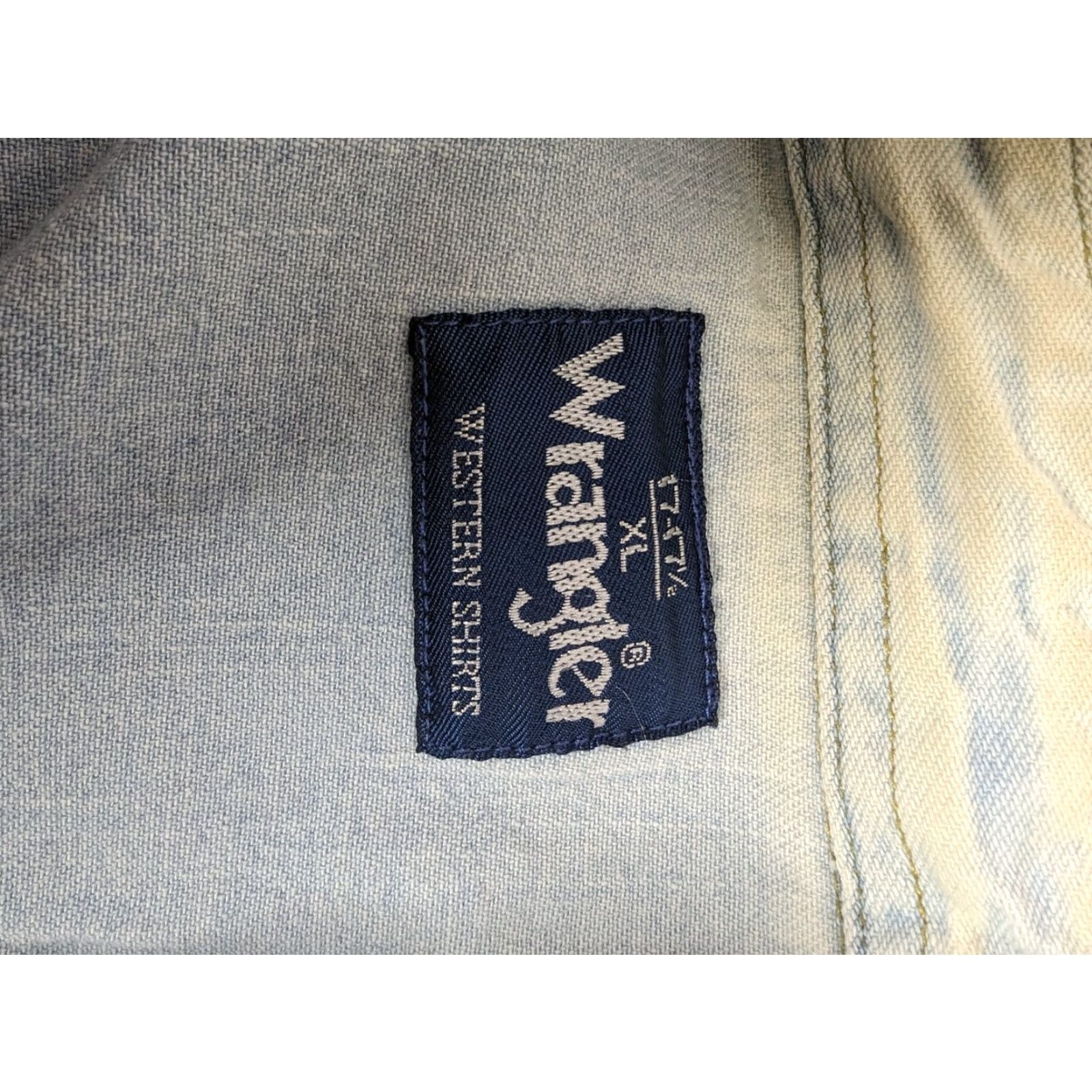 Wrangler VINTAGE Wrangler Denim Pearl Snap Cowboy Western Shirt Mens XL Blue 17-17.5 T2F Western Mens XL Blue Pearl Snap Shirt Size US XL / EU 56 / 4 - 4 Thumbnail