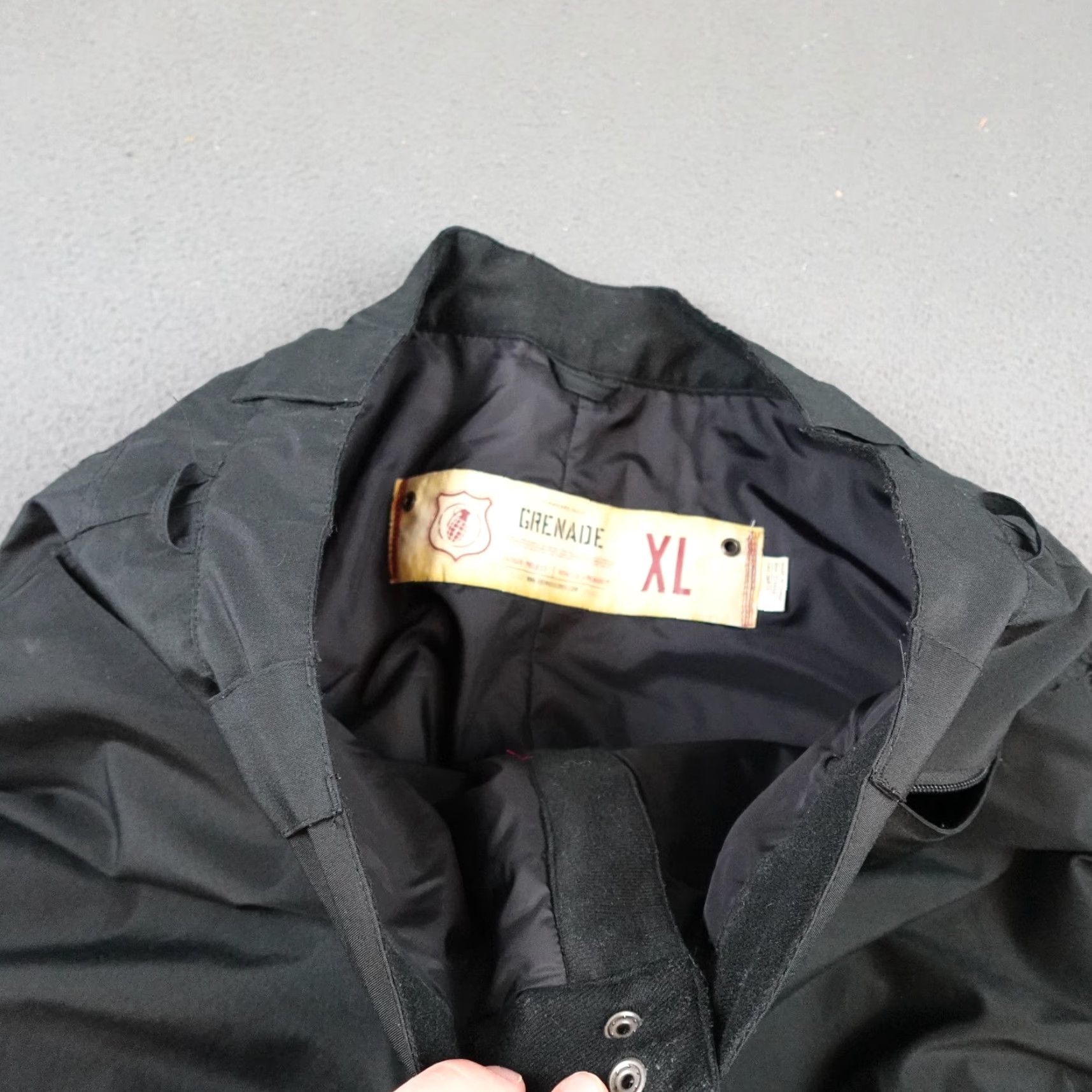 Vintage Grenade Snow Pants Mens XL Black Ski Snowboard Cargo Lined Water Resistant Pants Size US 36 / EU 52 - 4 Thumbnail