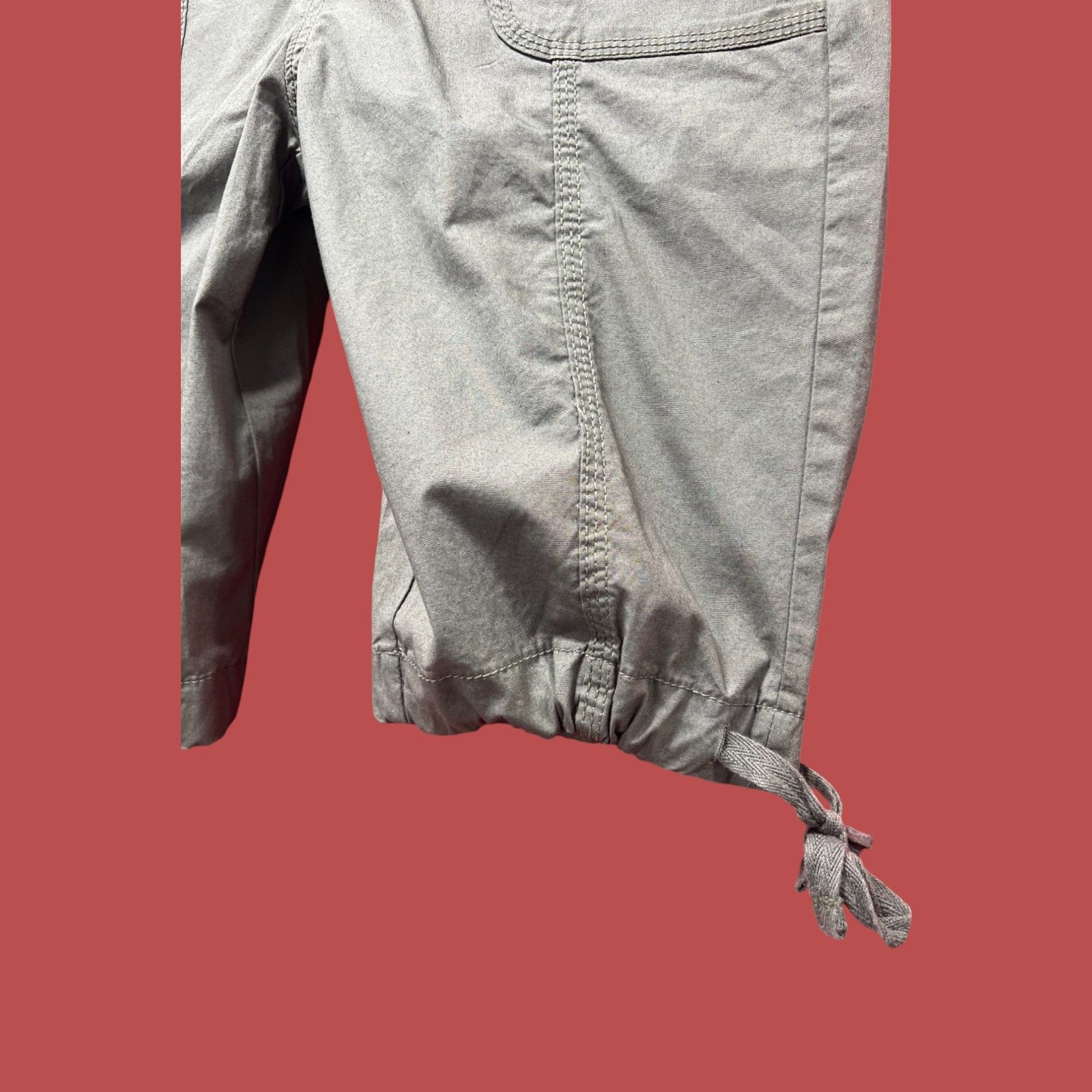 Other ST John's Bay - Women's Mid-Rise Cargo Bermuda Short - Olive Size 26" / US 2 / IT 38 - 16 Thumbnail