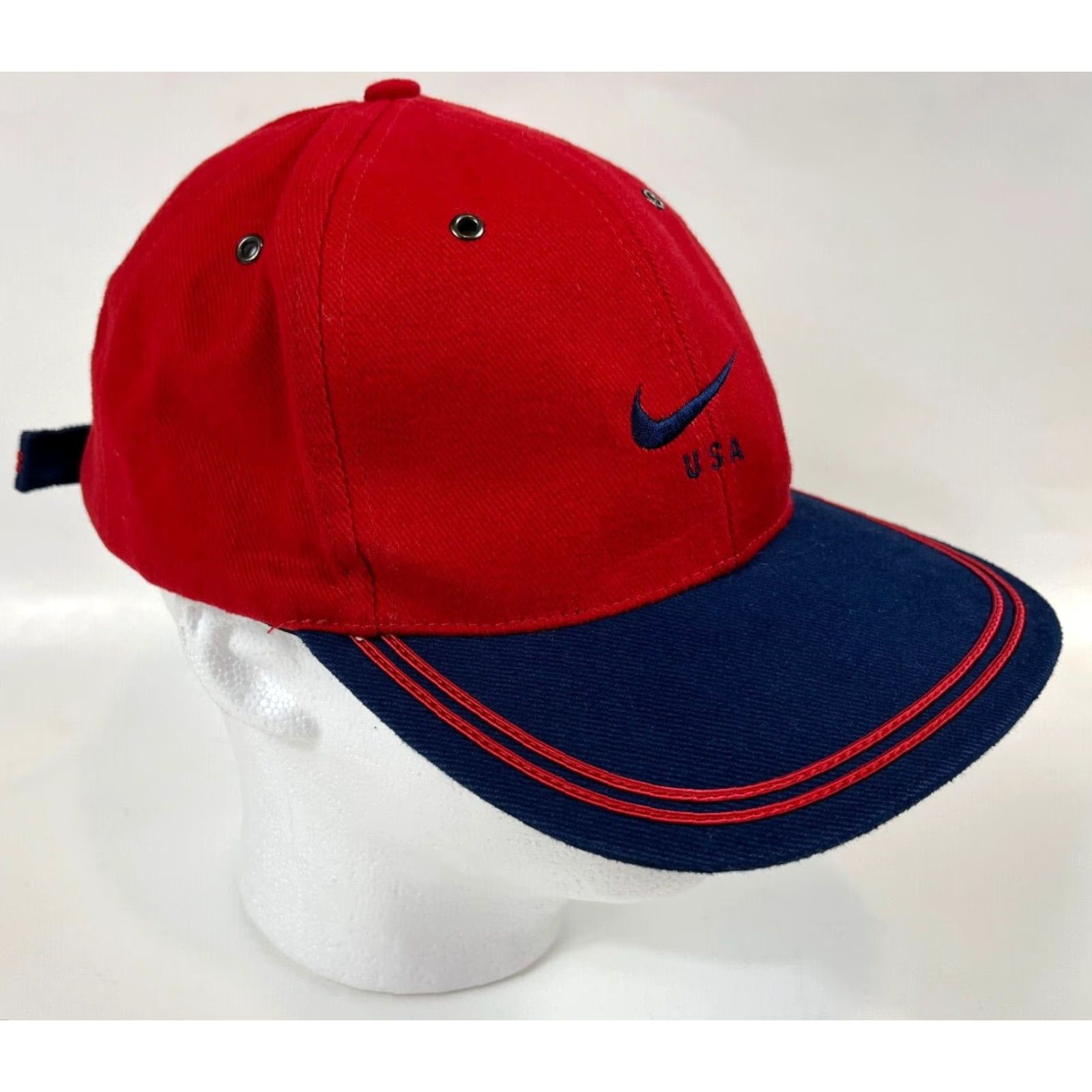 Nike VINTAGE Nike USA Strapback Hat Cap Embroidered Swoosh Red One Size Adult Mens Womens Unisex Cap USA 100% Cotton Embroidered Baseball Hat Swoosh Size ONE SIZE - 3 Thumbnail