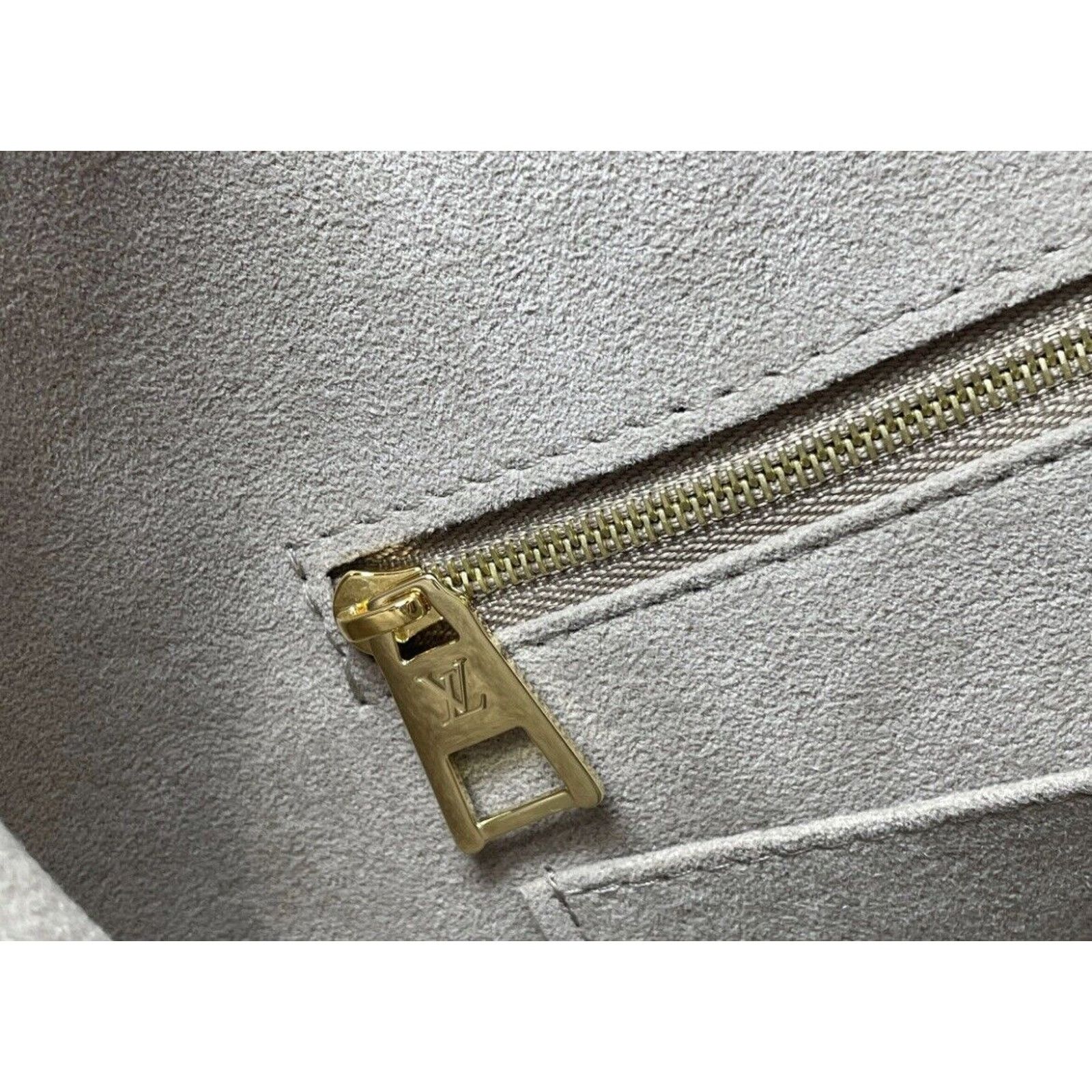 Louis Vuitton Louis Vuitton OnTheGo Tote MM Turtle Dove Brand New Rare! Size ONE SIZE - 12 Thumbnail