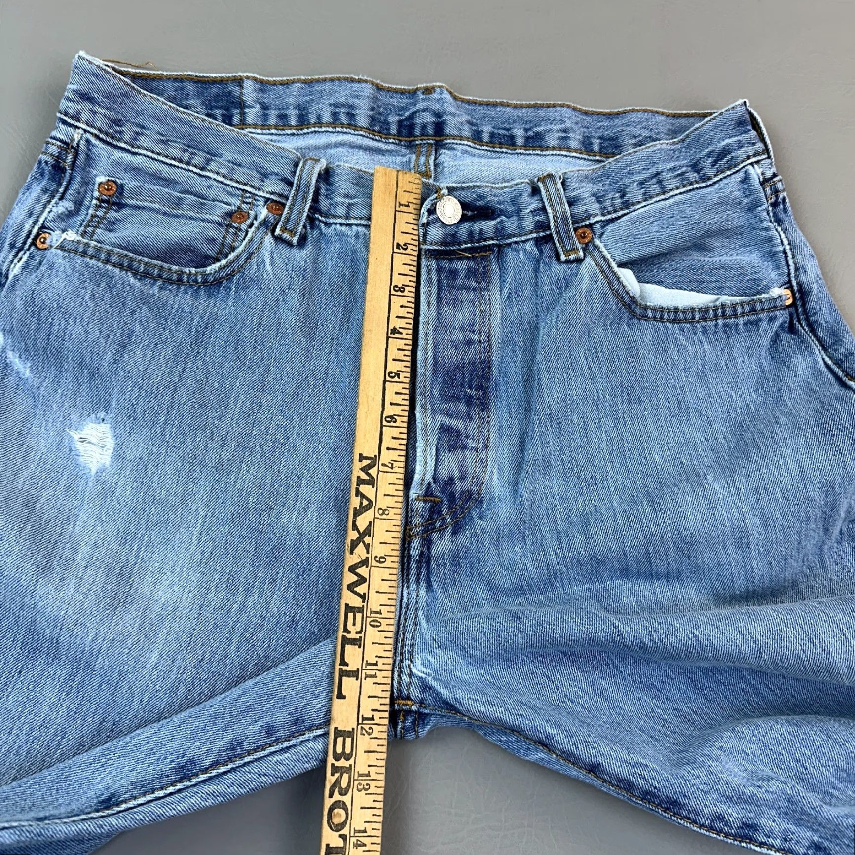 Levi's Levi's 501 Jeans Mens 34x29 Medium Wash Original Fit Straight Button Fly Casual Regular Denim Blue 90s Cowboy Retro Size US 34 / EU 50 - 5 Thumbnail