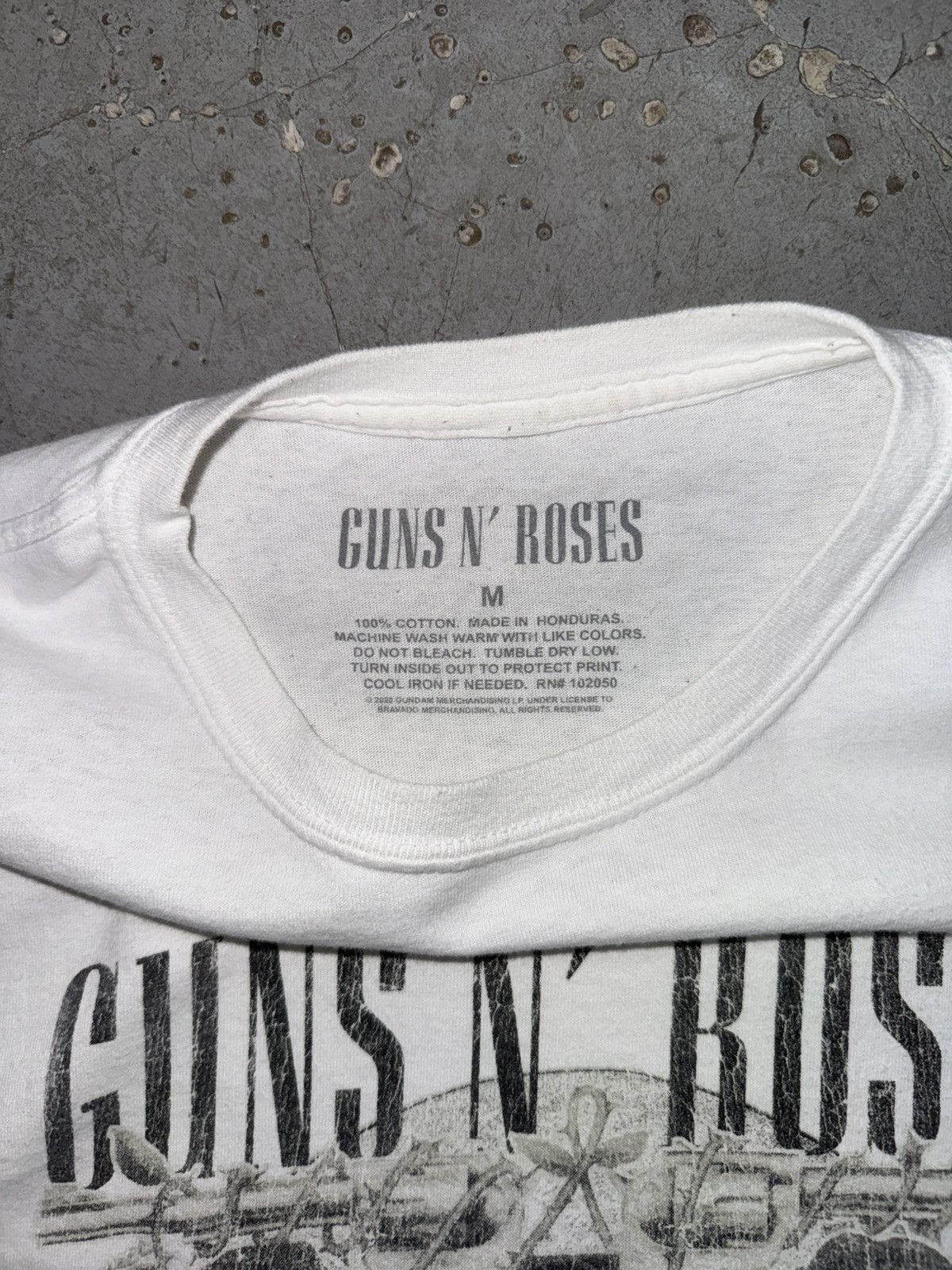 Guns N' Roses Vintage Guns N’ Roses Skull Tee White Size US L / EU 52-54 / 3 - 5 Thumbnail