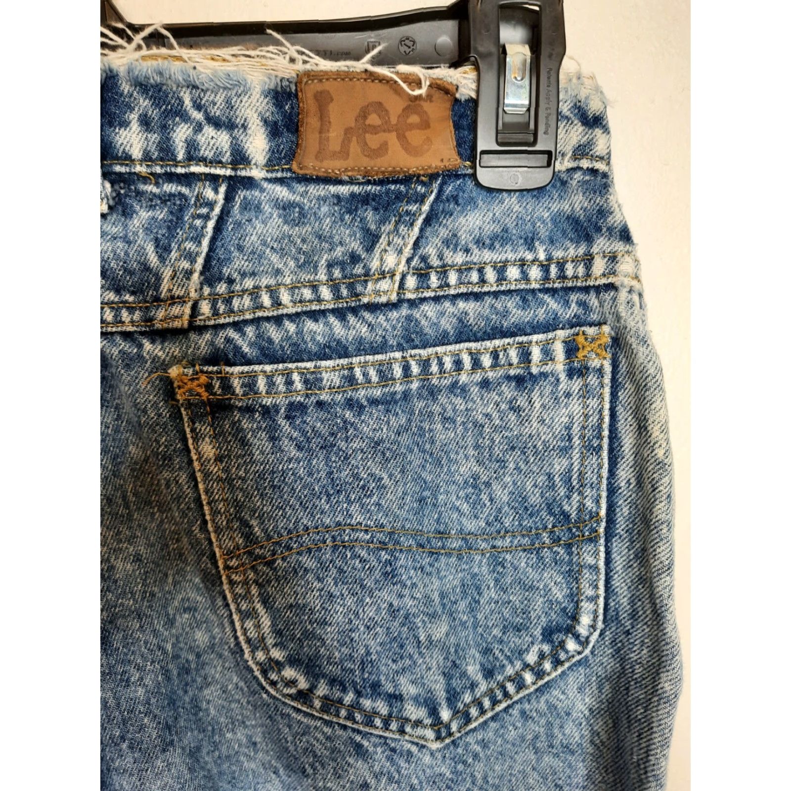 Lee VINTAGE Lee Mom Jeans Women's Size 6 28 L29 28x29 High Rise Acid Wash Distressed Blue 90s Womens Jeans Size 28" / US 6 / IT 42 - 2 Thumbnail