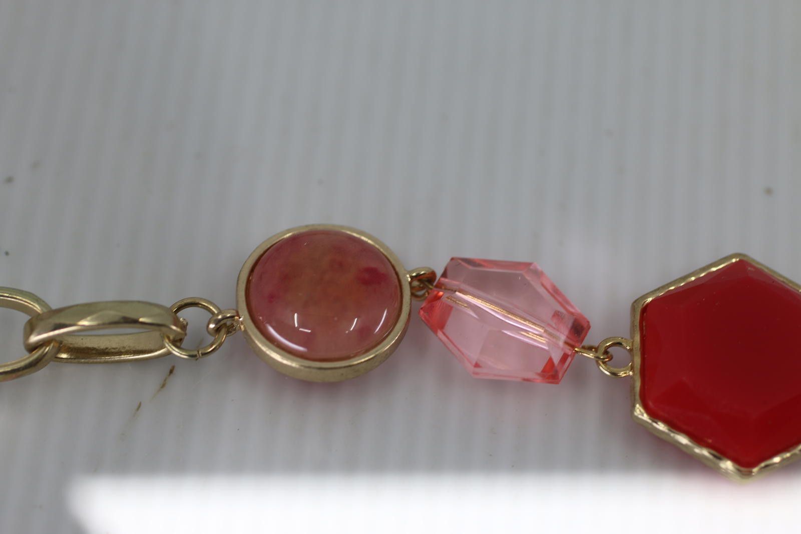 The Unbranded Brand VTG Gold Tone Red Glass Bead Necklace Geometric Stone Chain Size ONE SIZE - 5 Thumbnail