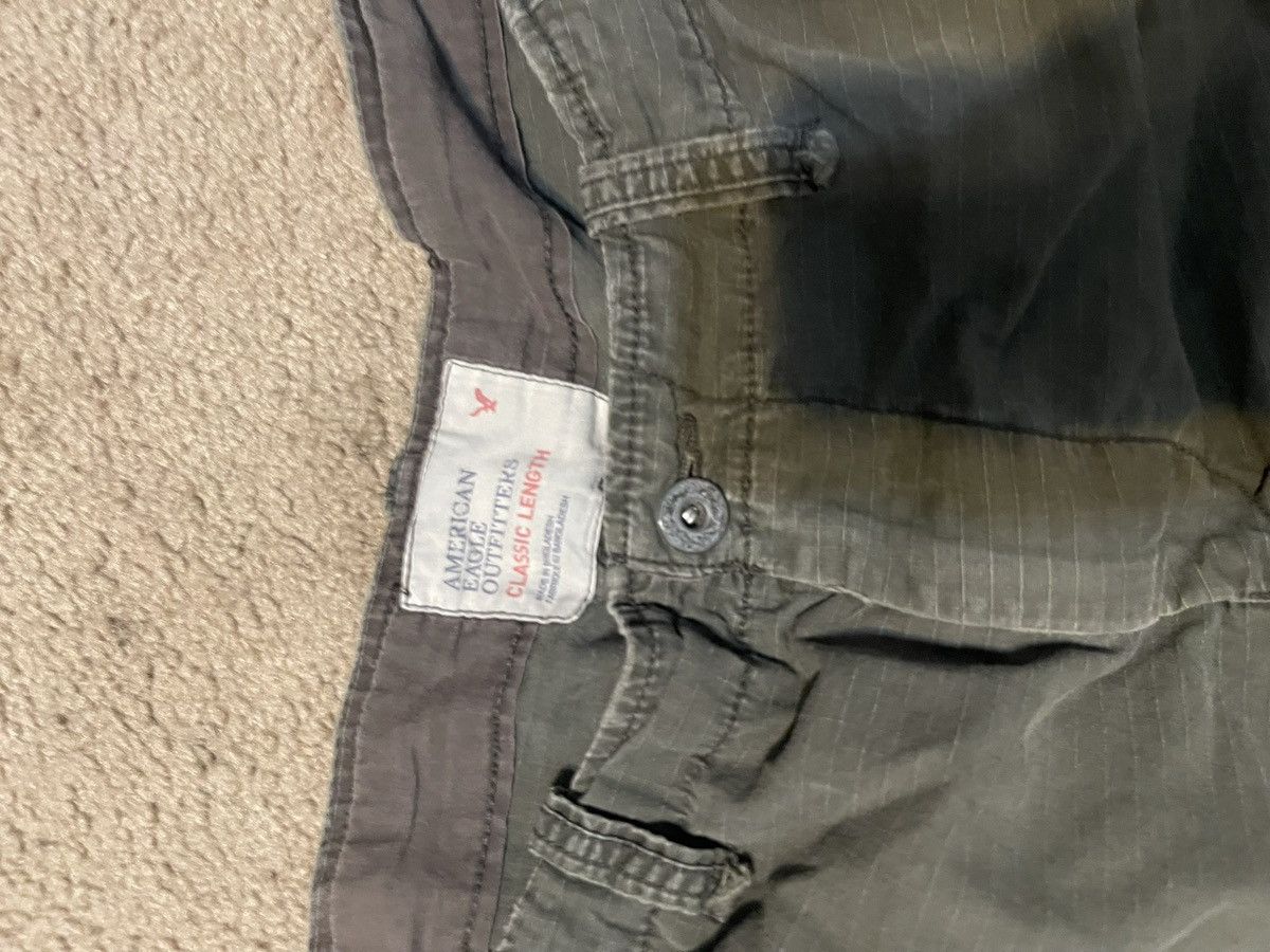 American Eagle Outfitters Dark green cargo shorts Size US 36 / EU 52 - 2 Thumbnail