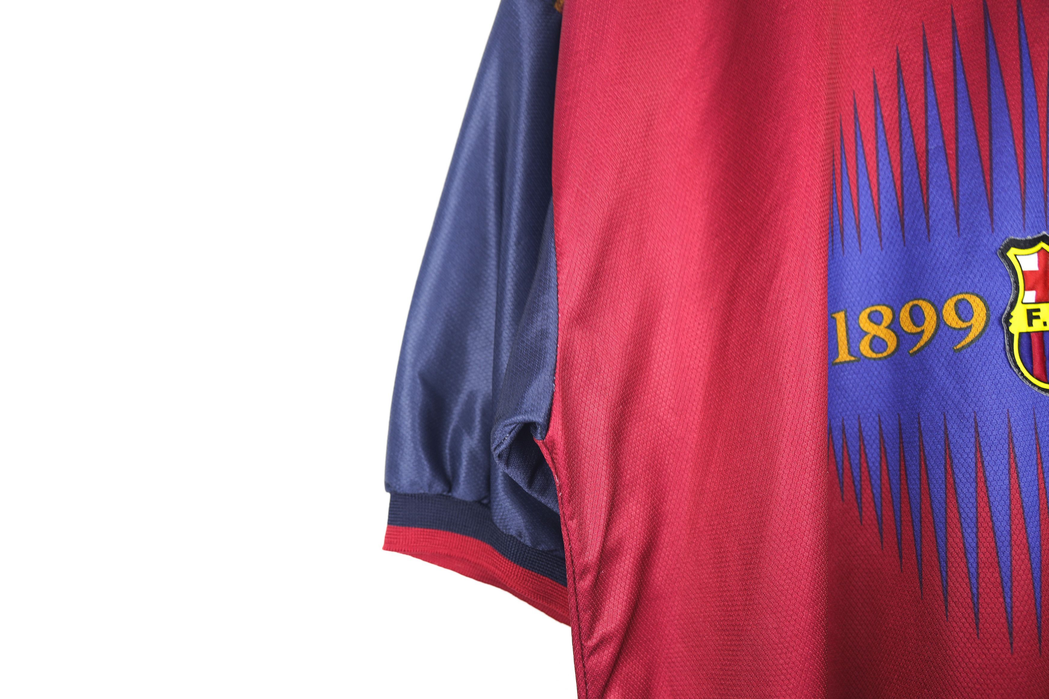 Vintage Vintage F.C. Barcelona "Rivaldo" 1999 Soccer Jersey T-shirt Size US XL / EU 56 / 4 - 7 Thumbnail