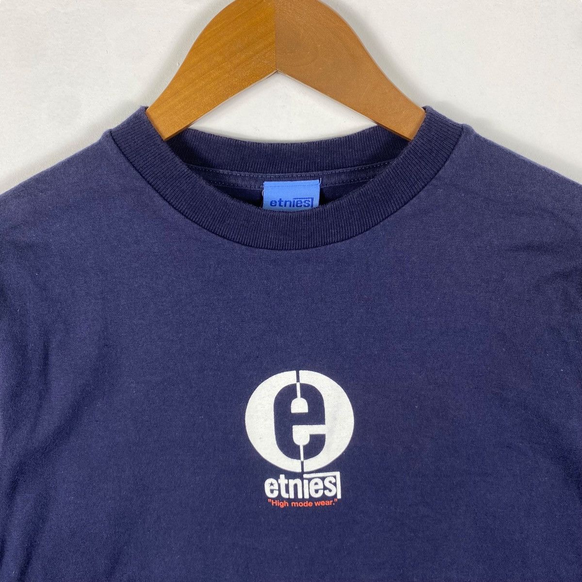 Etnies × Vintage Vintage 00's ETNIES SKATEBOARDS High Mode Wear Tee Shirt Size US S / EU 44-46 / 1 - 2 Thumbnail
