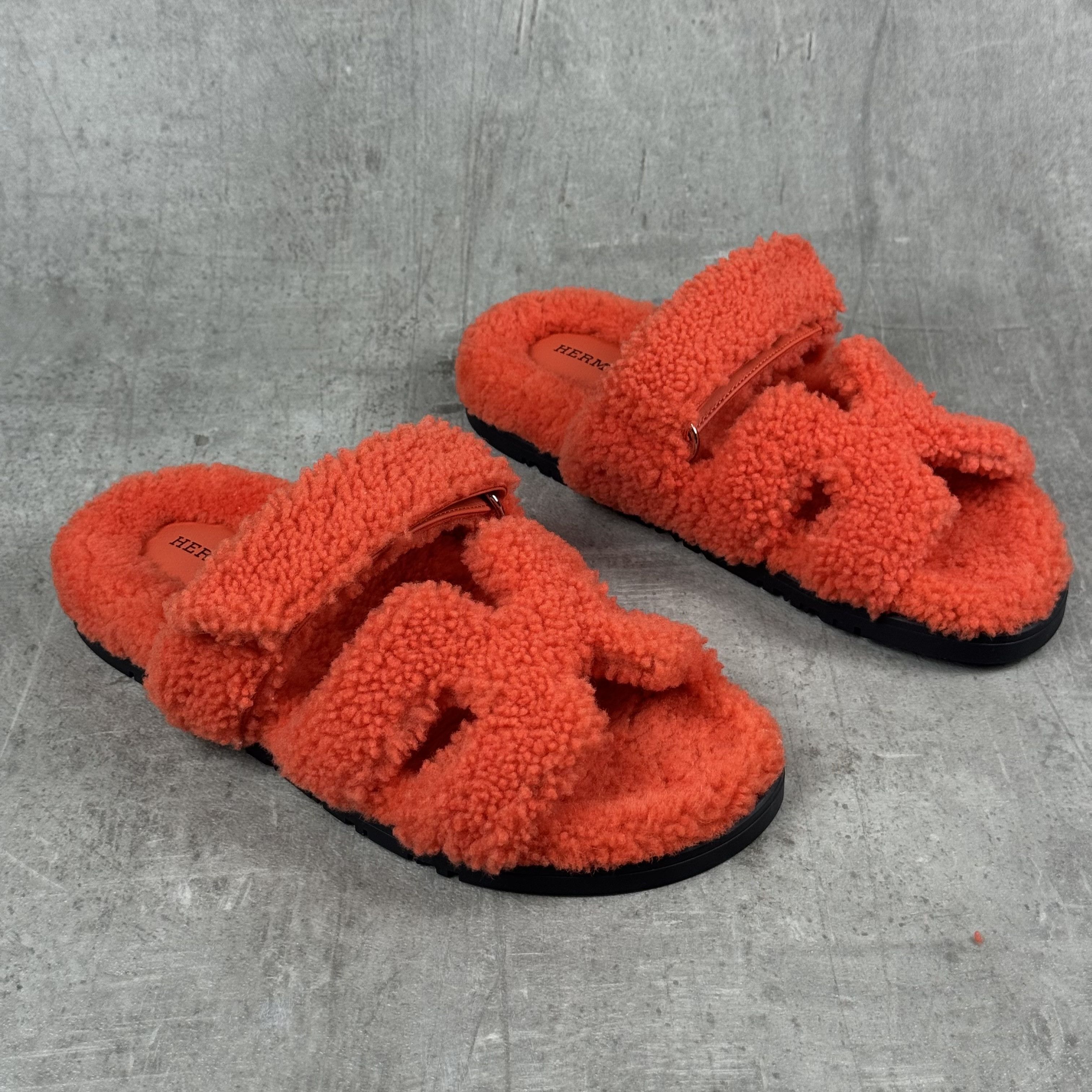 Hermes HERMES Sherling Chypre Sandals in Orange Size US 7 / IT 37 - 1 Thumbnail