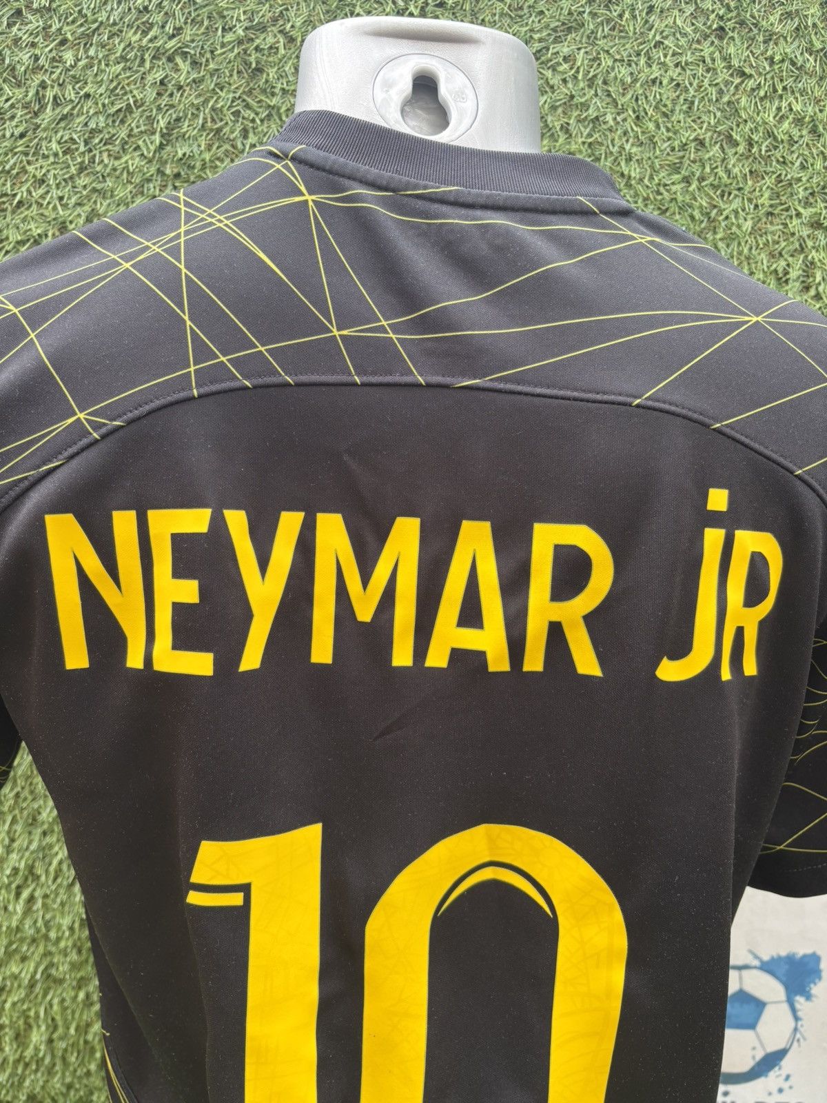 Jordan Brand Jersey neymar psg Size US S / EU 44-46 / 1 - 5 Thumbnail