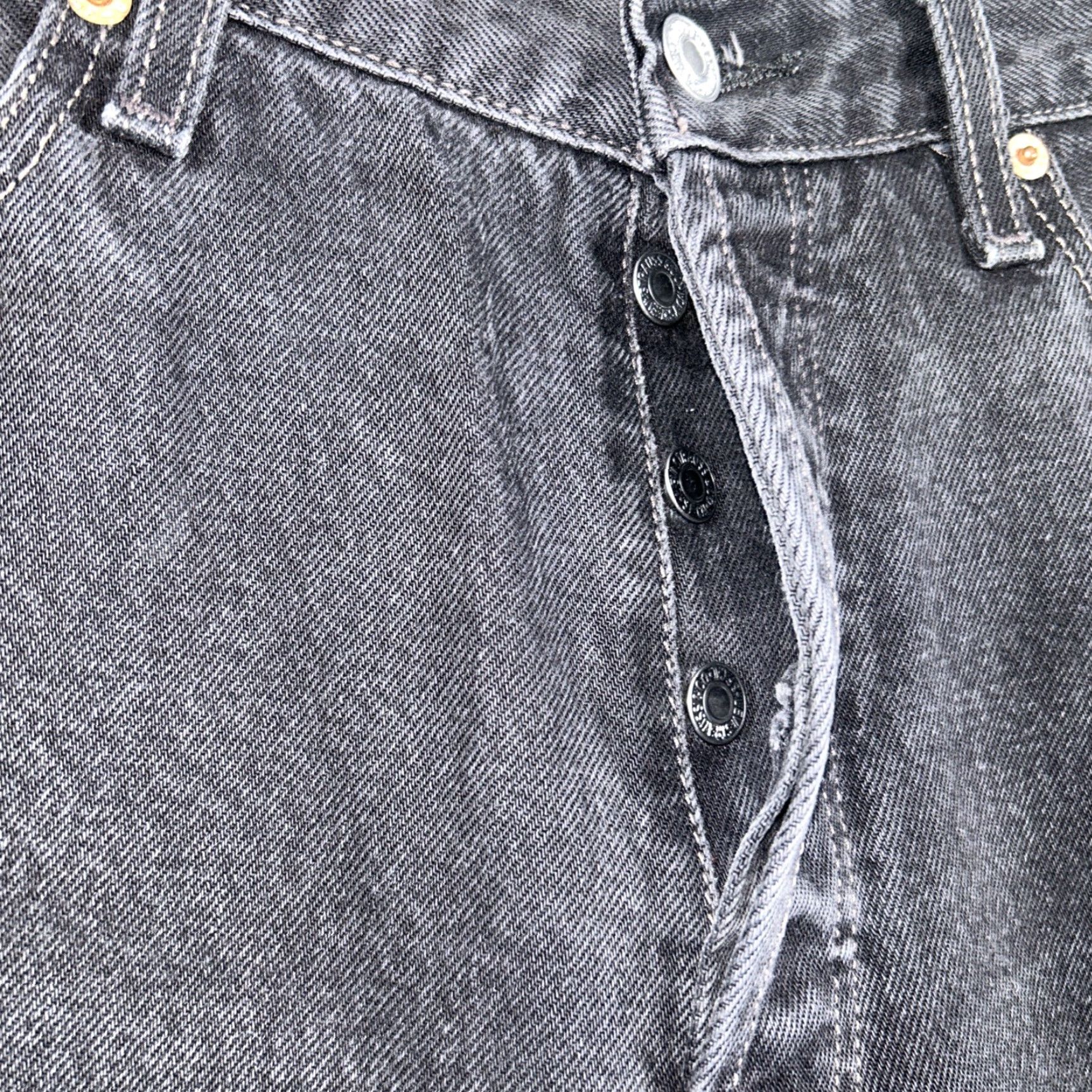 Levi's VINTAGE Levi's 501 Jeans Mens 34x30 Black Denim Button Fly 00501-0660 Regular 5-Pocket Logo Size US 34 / EU 50 - 3 Thumbnail