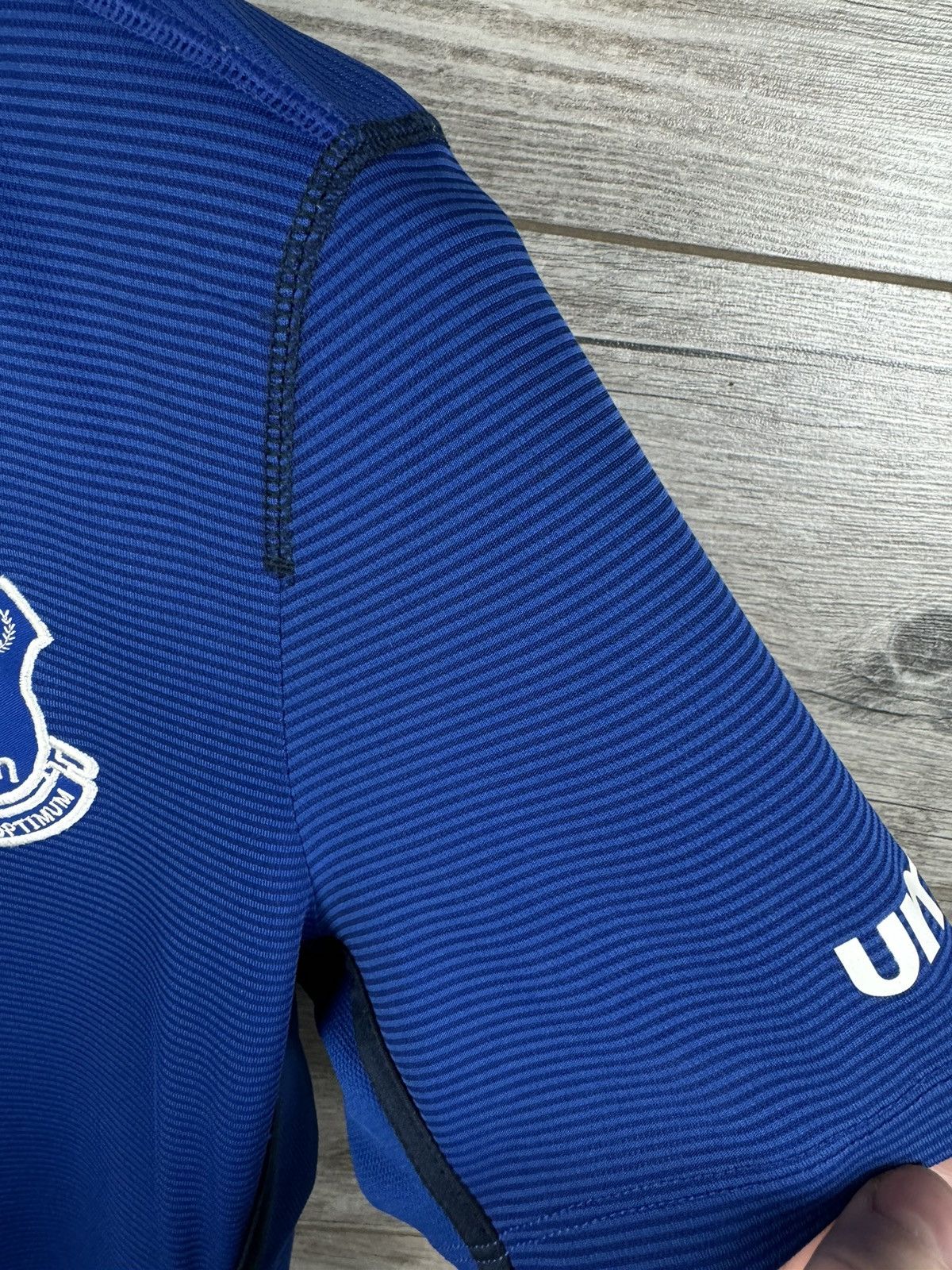 Umbro VINTAGE UMBRO EVERTON SOCCER JERSEY SIZE S Size US S / EU 44-46 / 1 - 10 Thumbnail