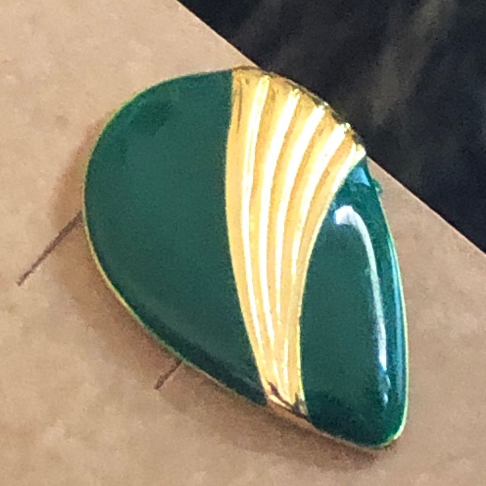 Jewelry Elegant vintage look green enamel gold fan earring Size ONE SIZE - 3 Thumbnail