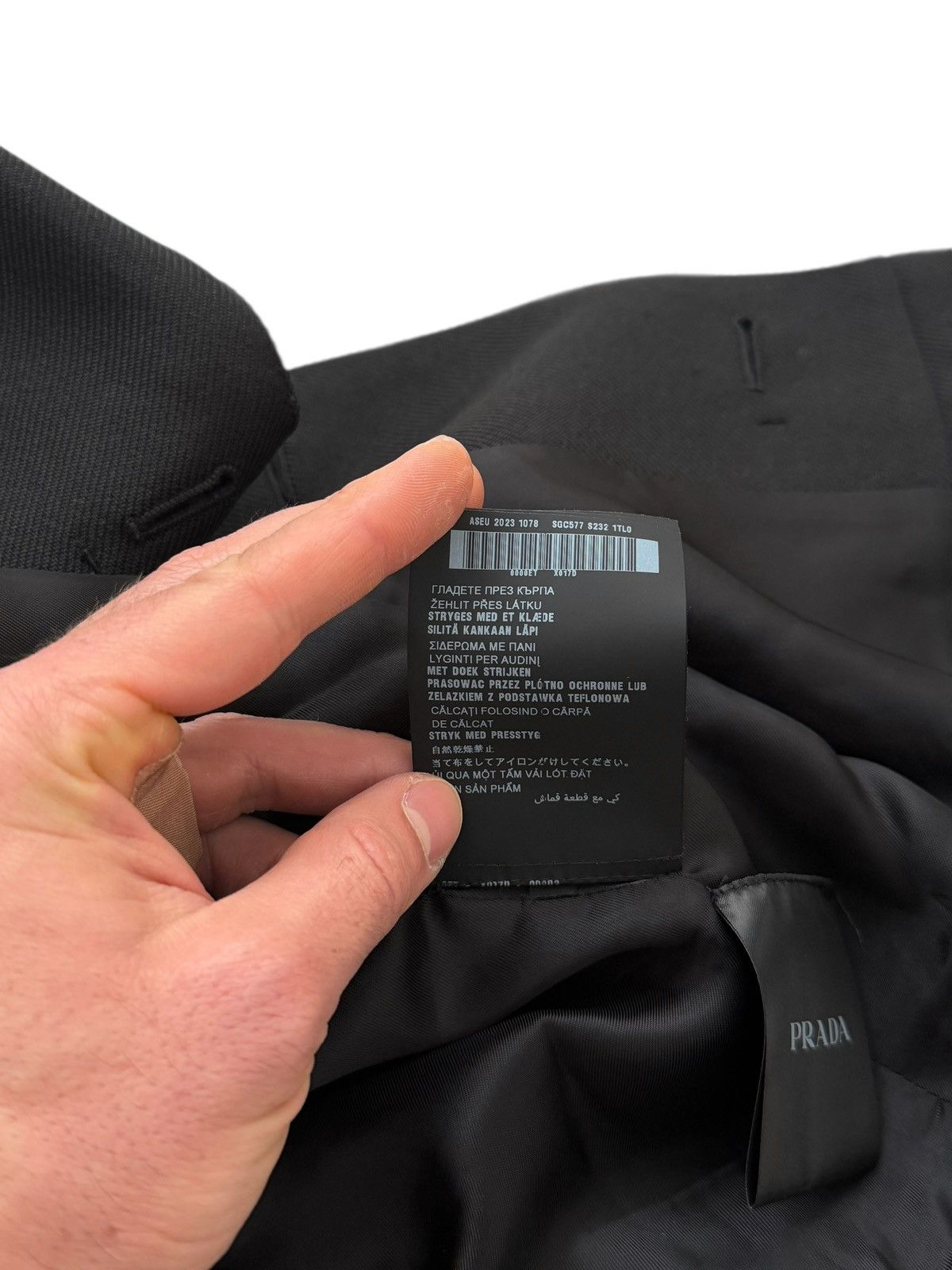 Prada 2023 Cropped Triangle Logo Jacket Size US M / EU 48-50 / 2 - 16 Thumbnail