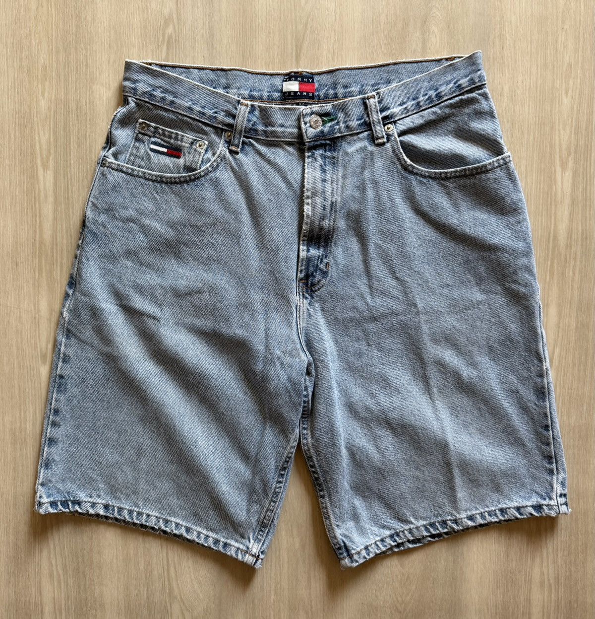 Tommy Hilfiger Vintage 90s Tommy Hilfiger Denim Jean Shorts Flag Patch Sz34 Size US 34 / EU 50 - 4 Thumbnail