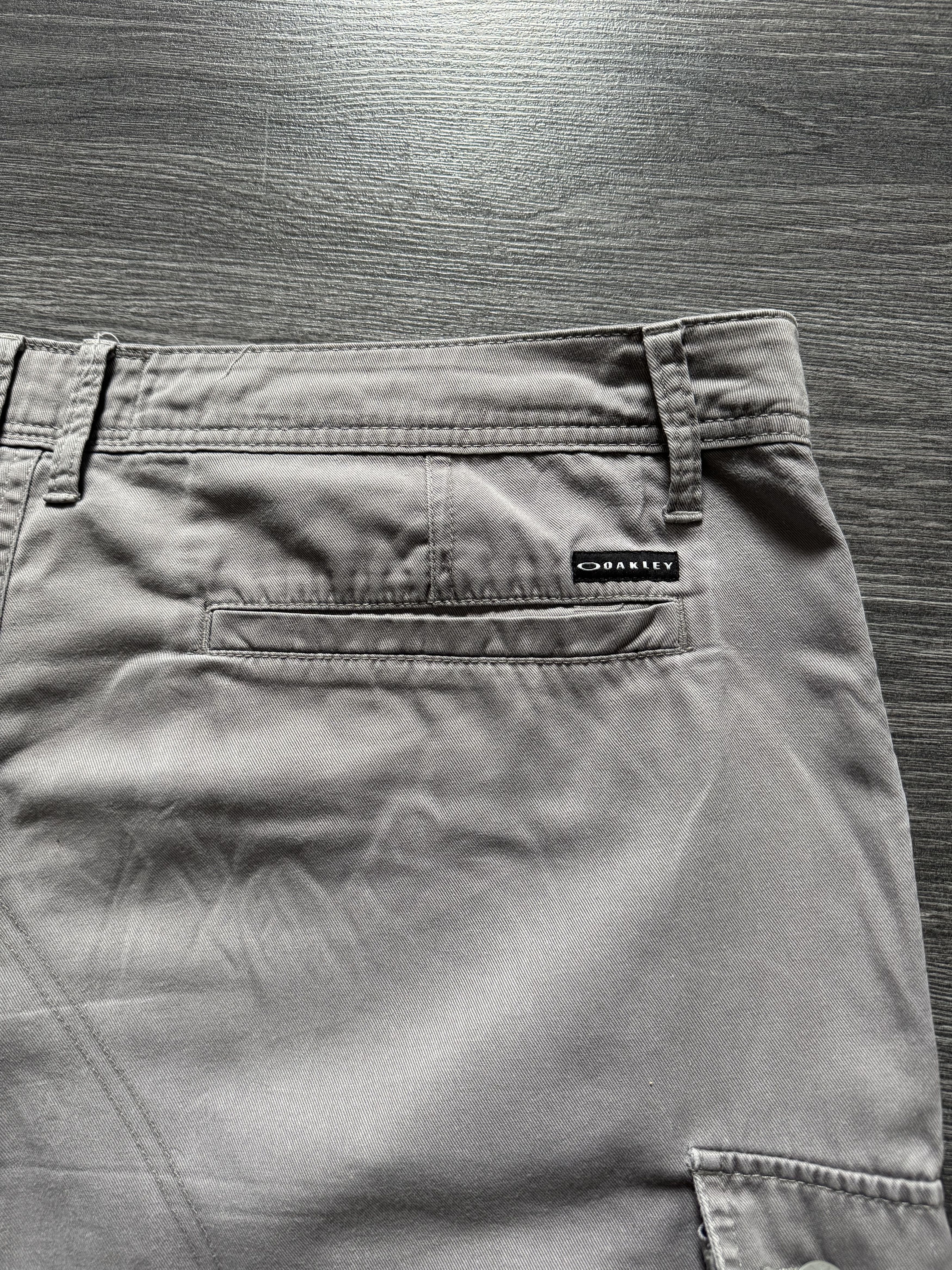 Oakley Y2K Vintage Oakley Cargo Shorts Size US 40 / EU 56 - 3 Thumbnail