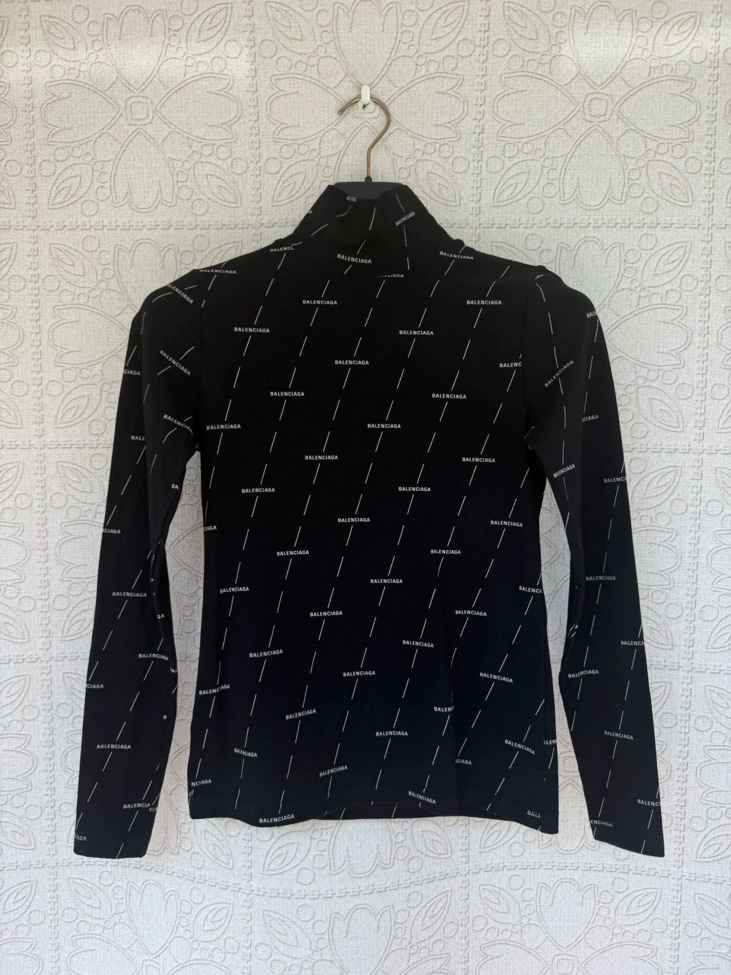 Balenciaga balenciaga long sleeve black top size small Size US S / EU 44-46 / 1 - 1 Thumbnail