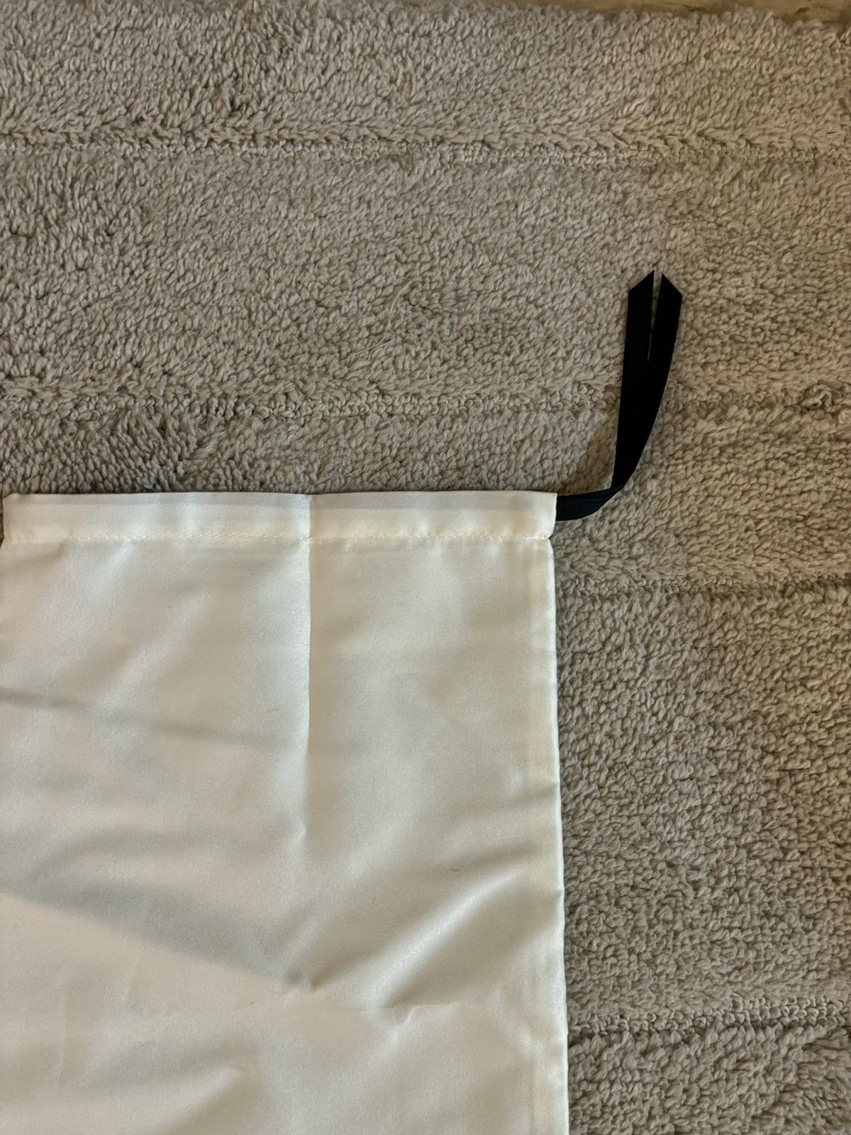 Gucci GUCCI AUTHENTIC WHITE SATIN LOGO DUST BAG Size ONE SIZE - 4 Thumbnail