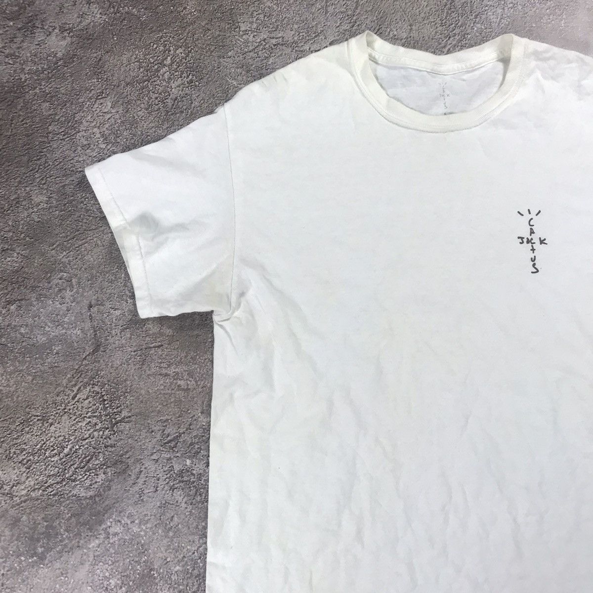 Vintage Vintage Y2K Cross Graphic Tee Streetwear Skate Cream Baggy L Size US L / EU 52-54 / 3 - 3 Thumbnail