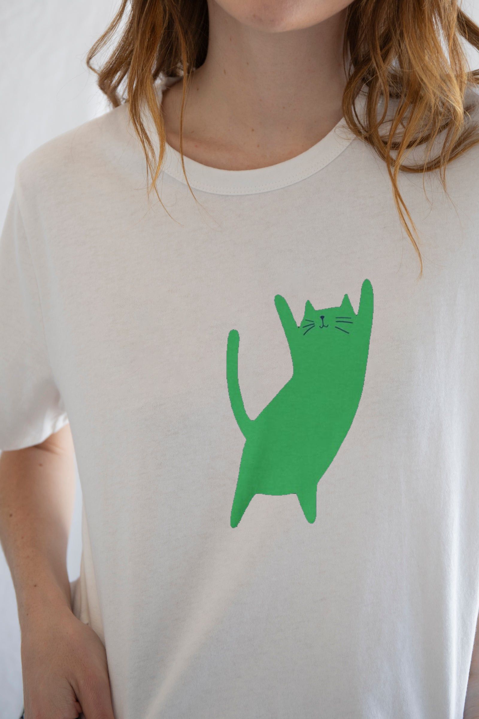 Designer × Vintage Big Stretch in Green Tee | Playful Cat Graphic T-Shirt Size M / US 6-8 / IT 42-44 - 1 Thumbnail