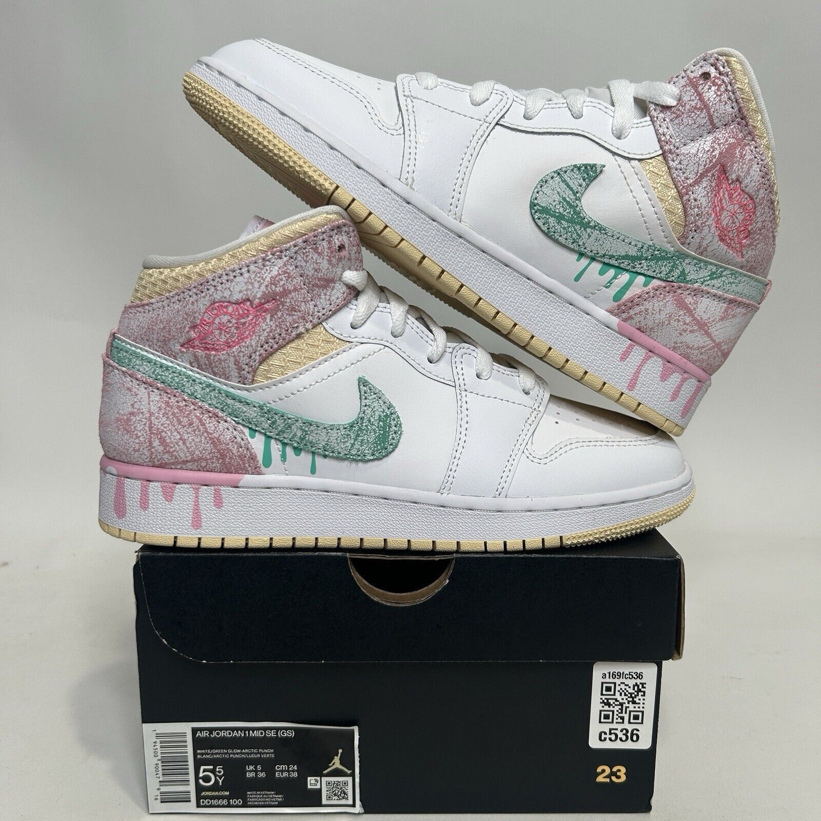 Nike Nike Air Jordan 1 Mid SE GS “Ice Cream/Paint Drip” 2024 Size US 7 / IT 37 - 1 Thumbnail