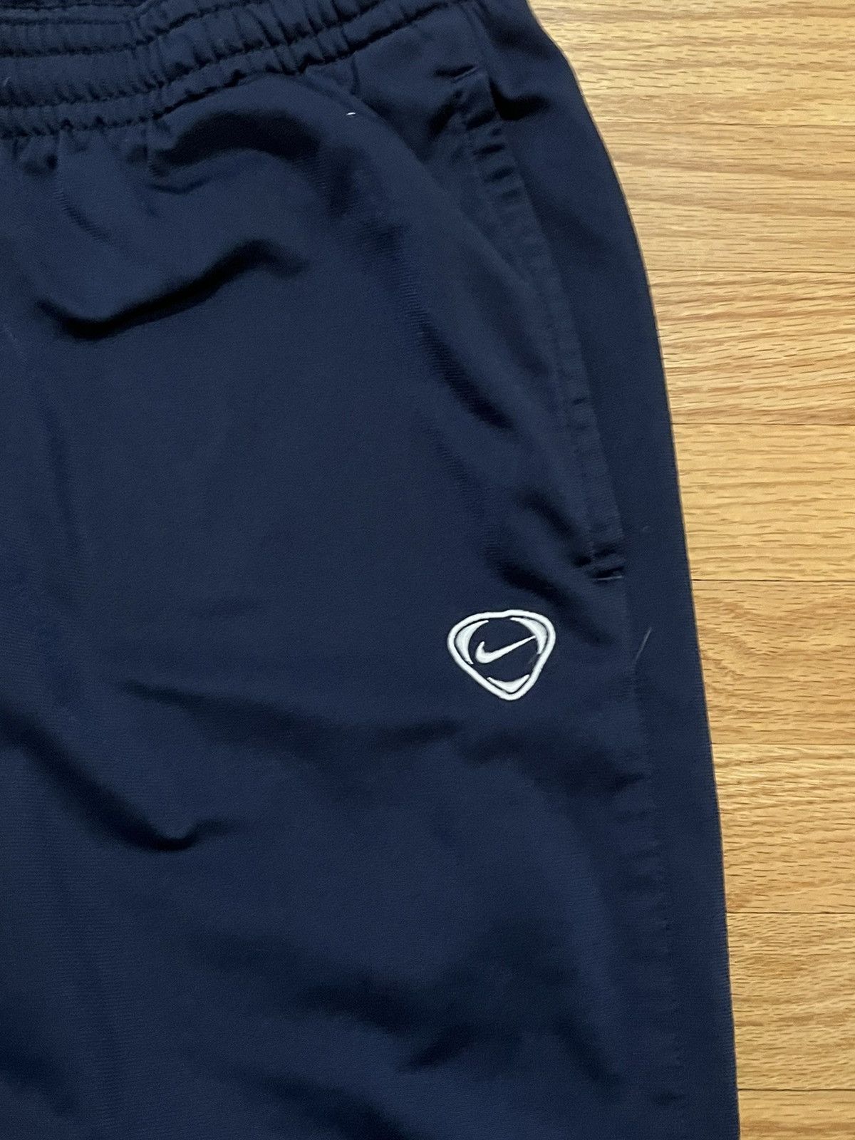 Nike × Vintage Vintage Baggy Navy Blue Nike Trackpants sz L (y2k grunge) Size US 34 / EU 50 - 2 Thumbnail