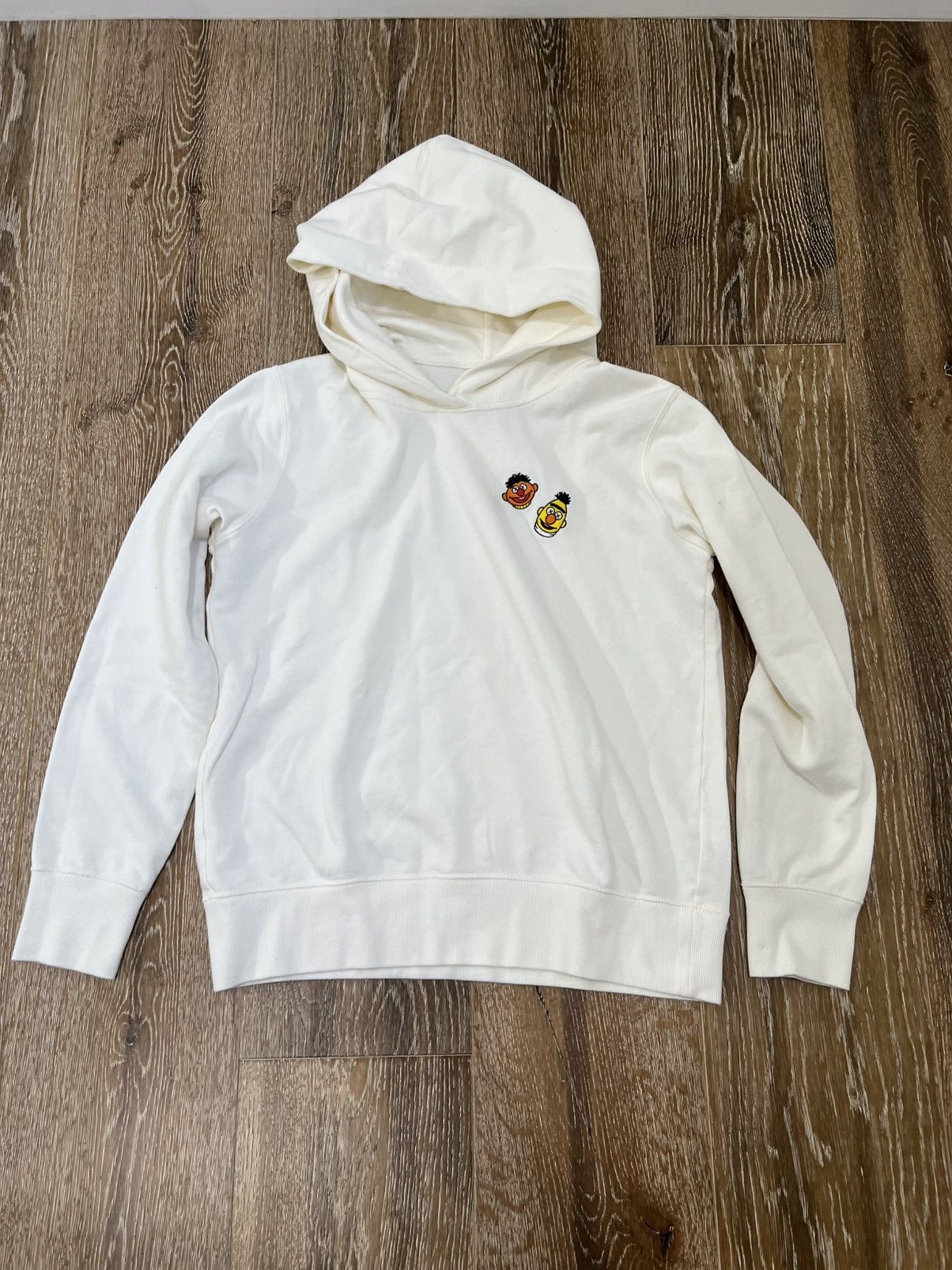 Kaws × Uniqlo Kaws uniqlo sesame street hoodie Size S / US 4 / IT 40 - 1 Thumbnail