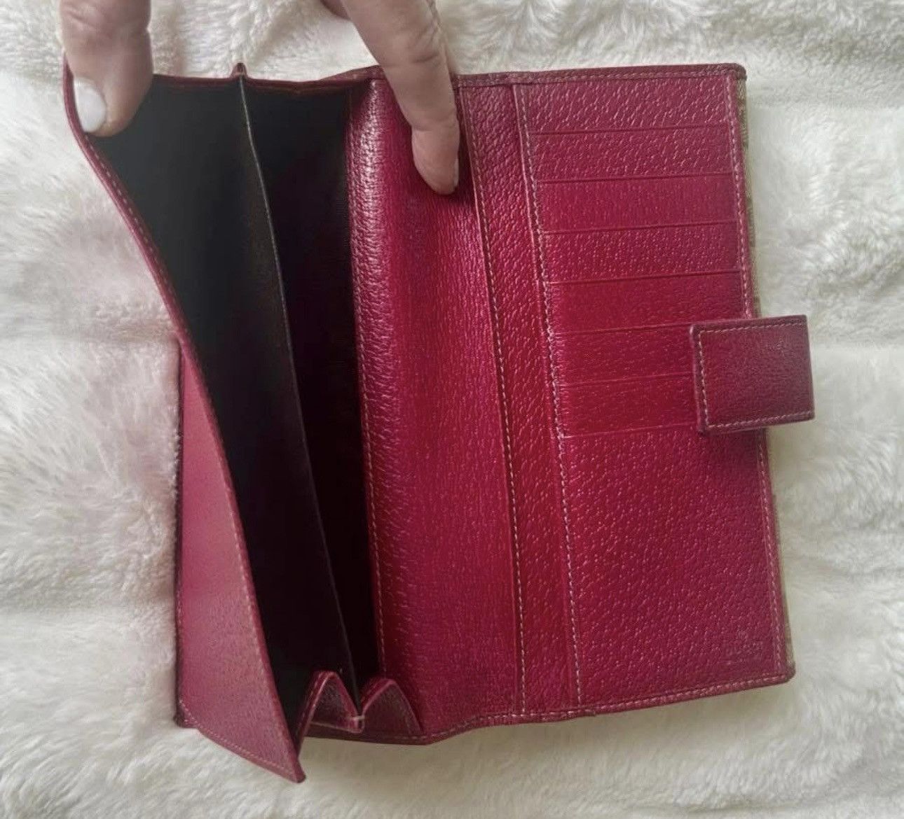 Gucci 🩷AUTHENTIC GUCCI WALLET IN BEIGE GG CANVAS HOT PINK LEATHER🩷 Size ONE SIZE - 6 Thumbnail